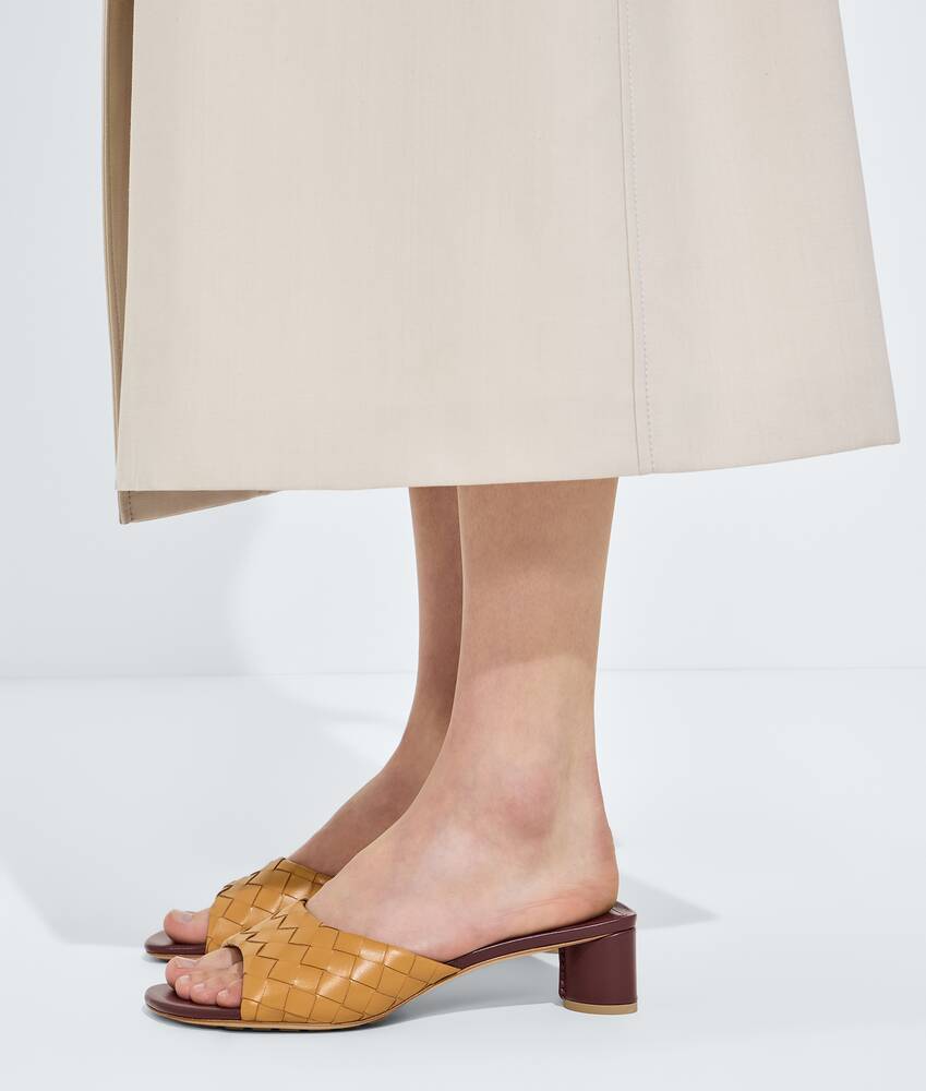 Mule Livia da Donna in Mojave beige/sienna brown Bottega Veneta Italia IT - Image 2