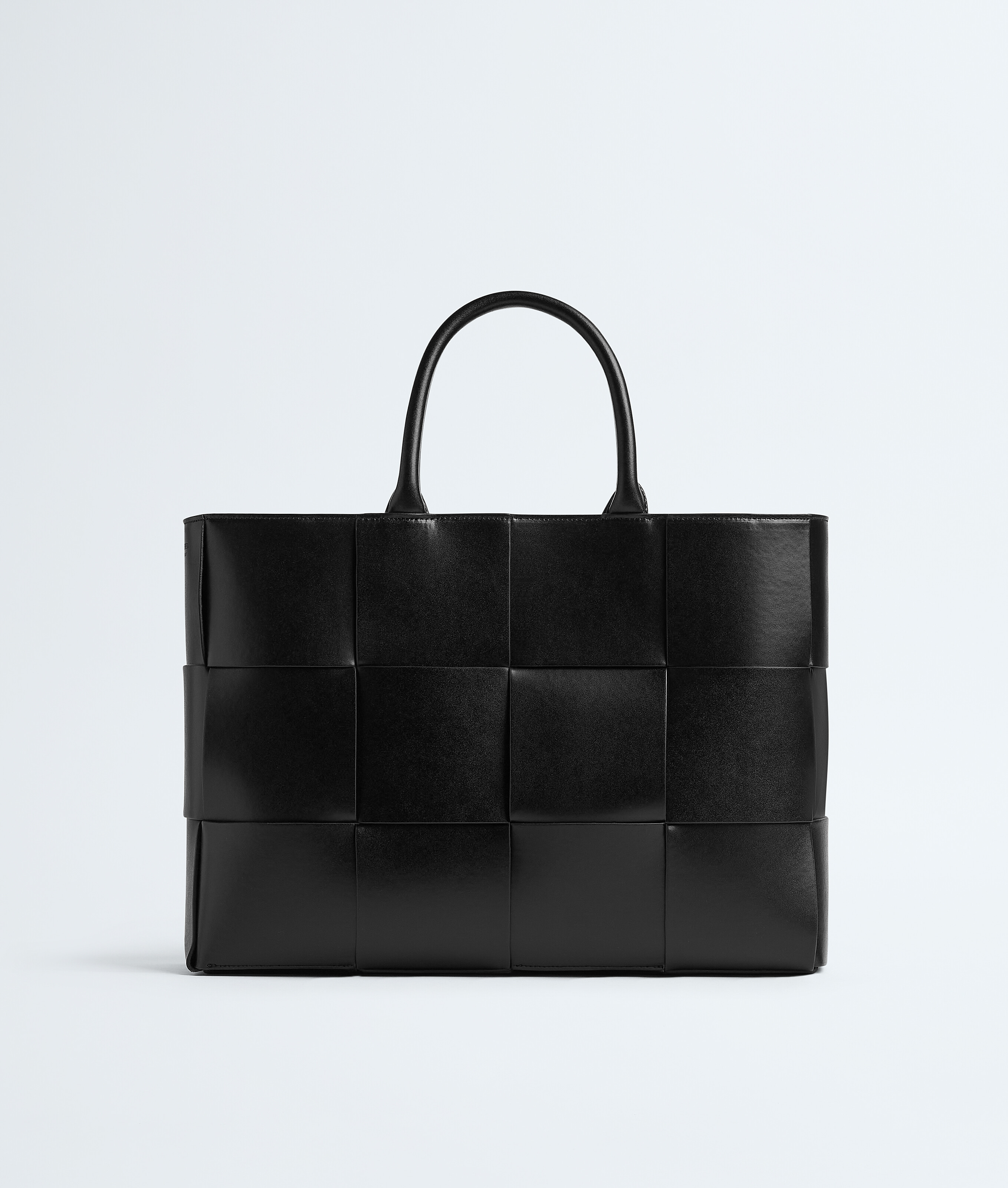 アルコ トート で ブラック Bottega Veneta 日本 JA - Image 1