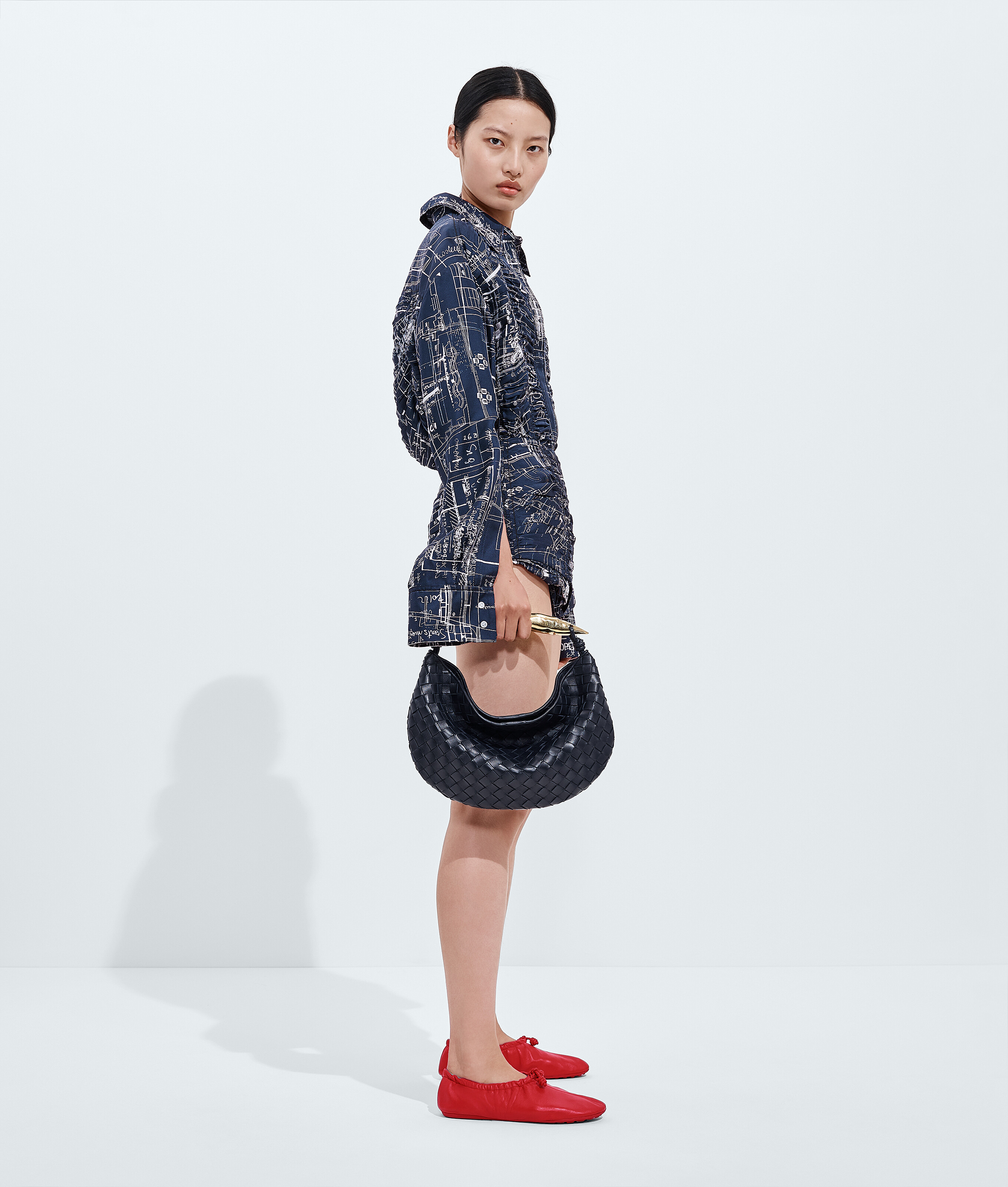 Women's Sardine in Midnight Bottega Veneta Luxembourg EN - Image 2