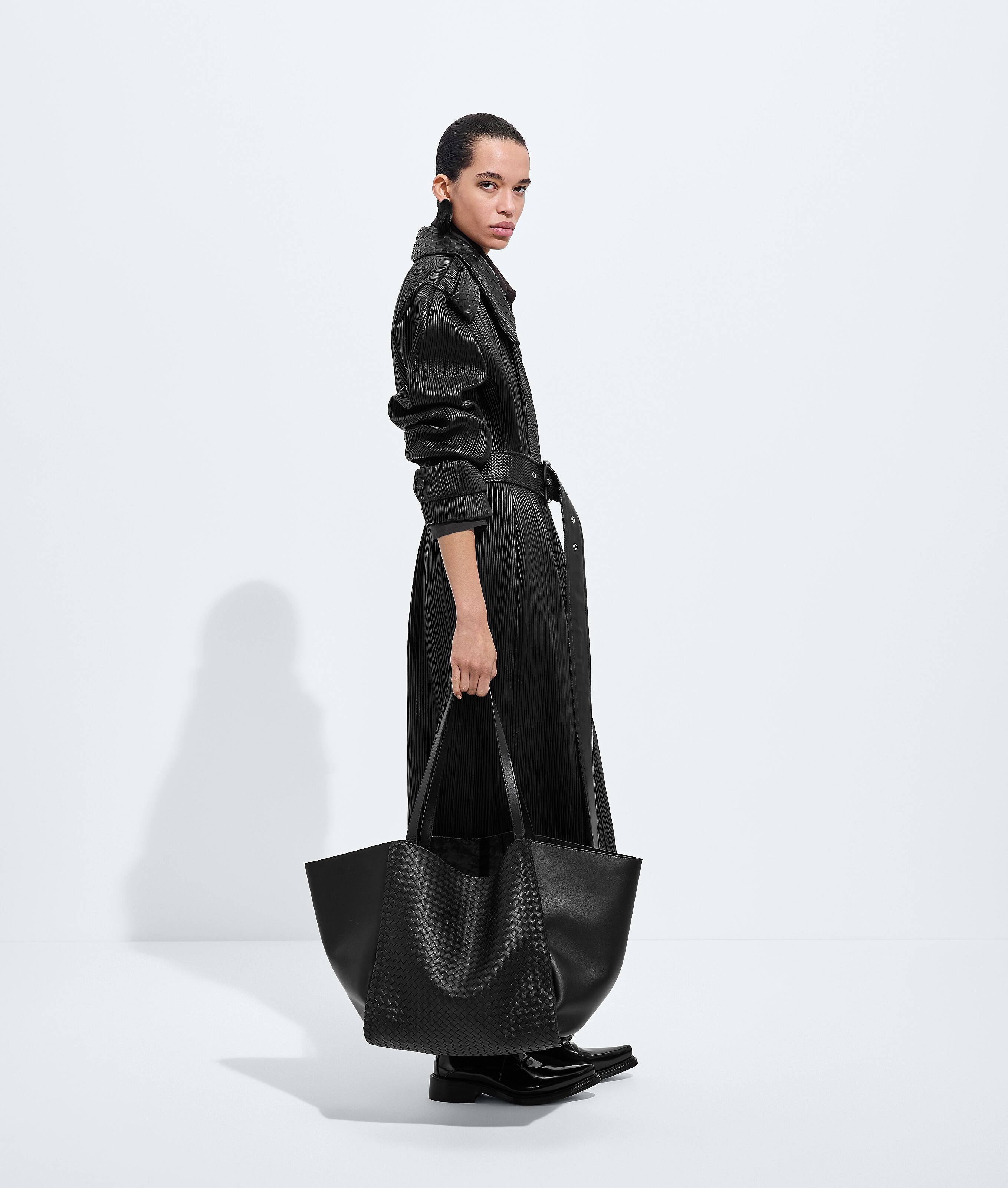 Ela's Corso Tamanho Grande em Black Bottega Veneta Brasil PT - Image 5