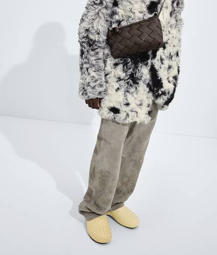 Men's Diago Zipped Messenger in Fondant Bottega Veneta Denmark EN - Image 2