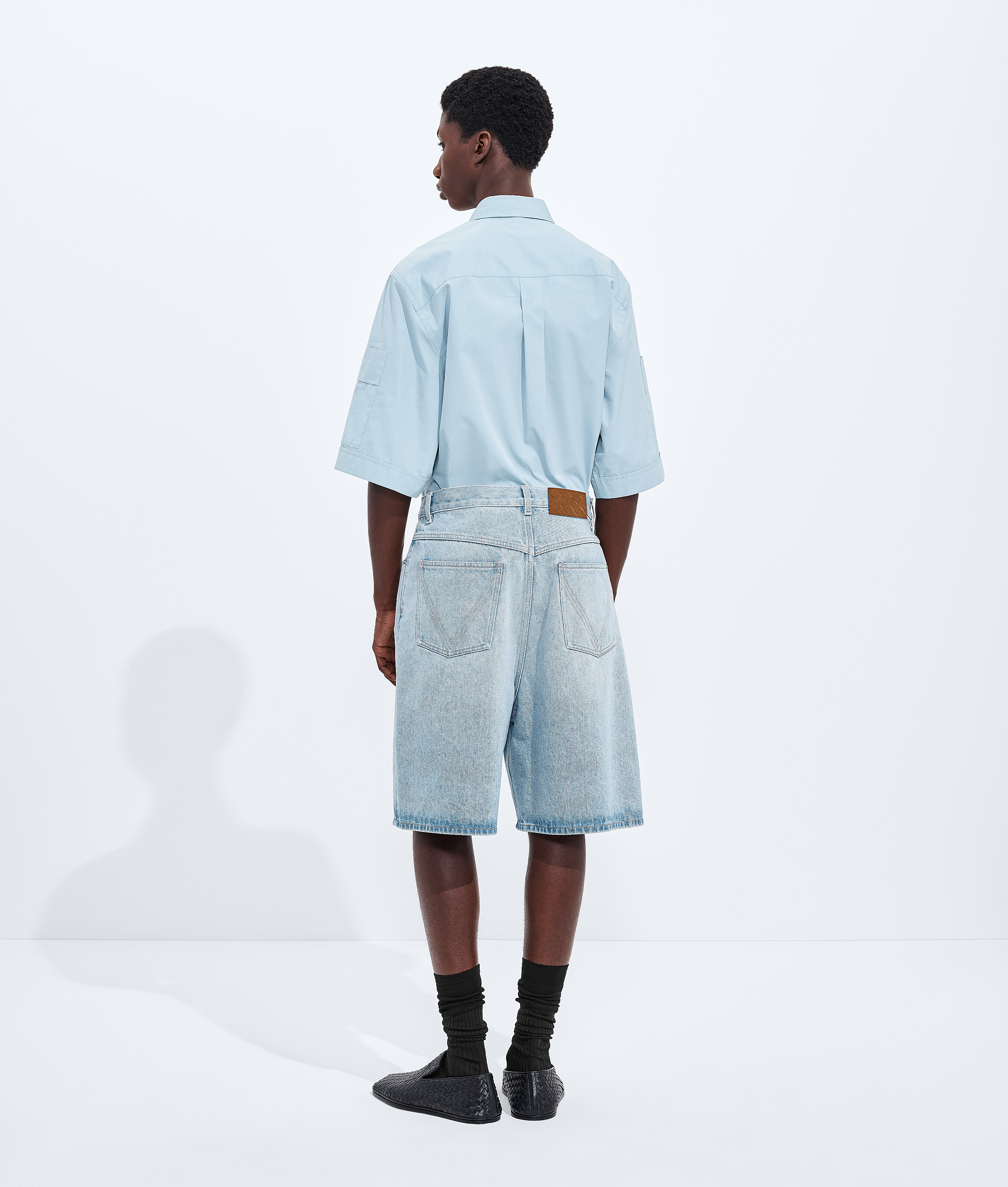 Men's Sky Bleached Wide Leg Denim Shorts  in Light bleach Bottega Veneta Finland EN - Image 3