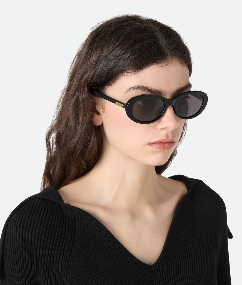 Exibir uma versão grande da imagem do produto 2 - Óculos de sol Classic Oval