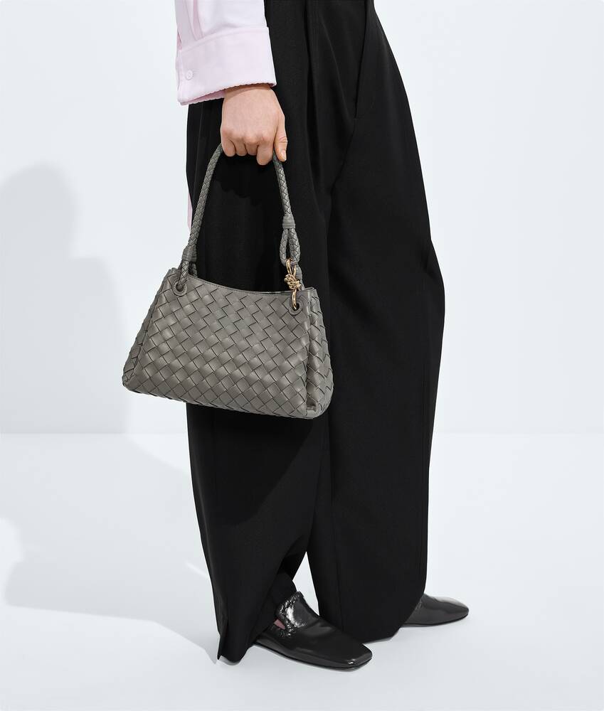 显示产品图片放大效果 2 - Parachute肩背包