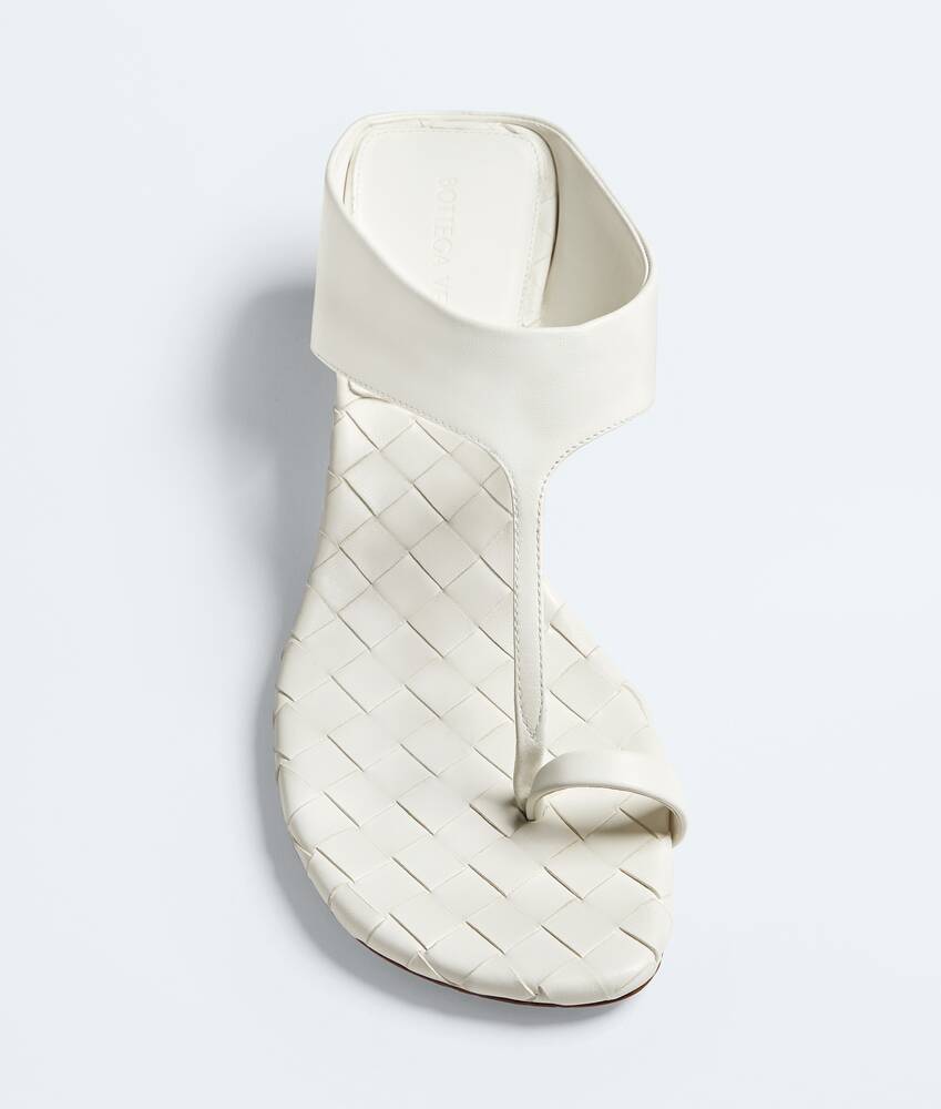 Infradito Livia da Donna in Alabaster Bottega Veneta Italia IT - Image 4