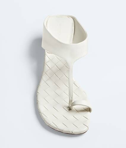 Infradito Livia da Donna in Alabaster Bottega Veneta Italia IT - Image 4