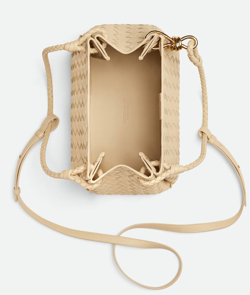 Display a large version of the product image 3 - Parachute