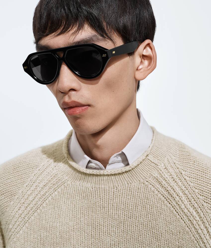 Dizzy Aviator Sunglasses in Black/gray Bottega Veneta Kuwait EN - Image 2
