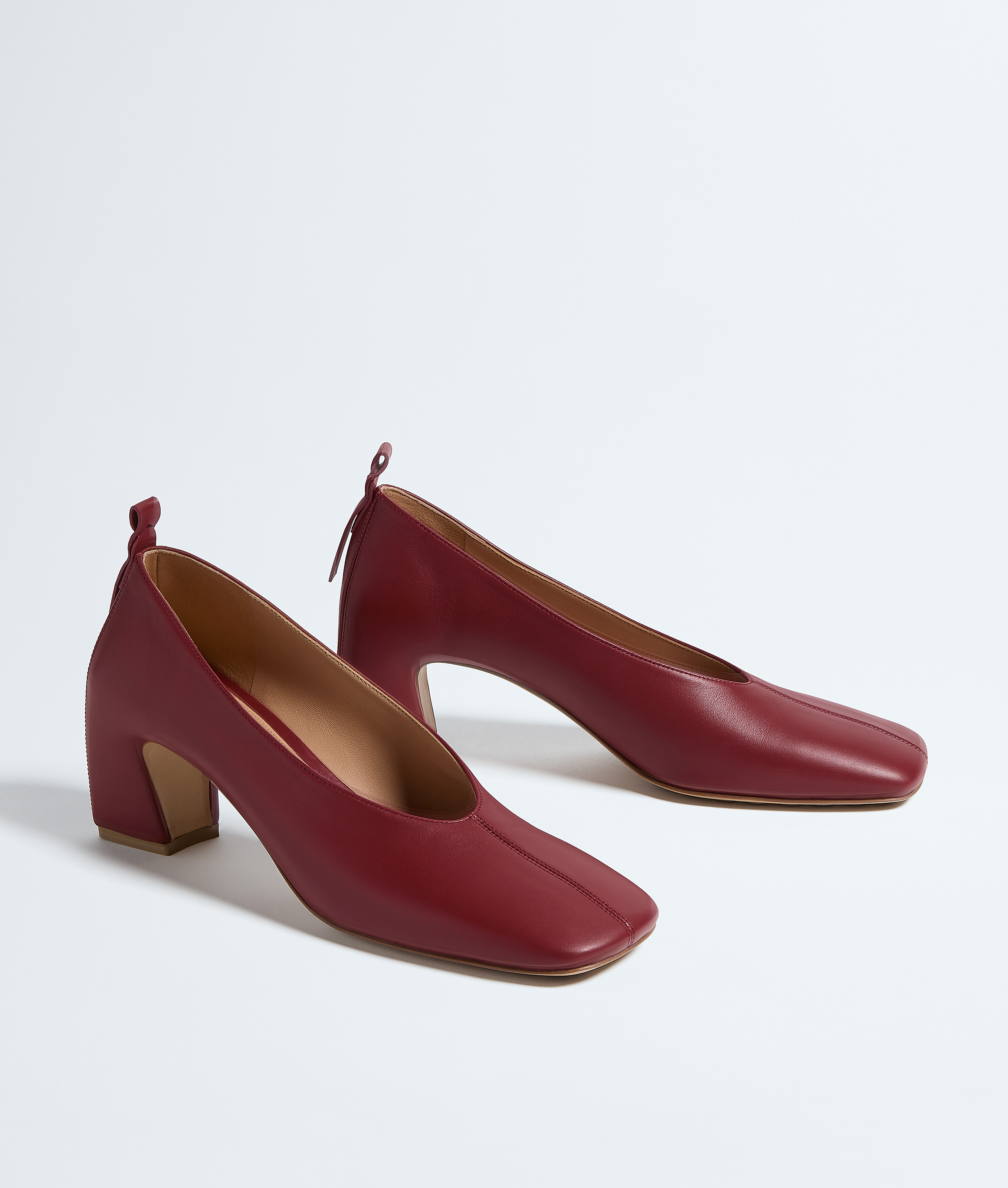 Women's Allegra Pump in Lava red Bottega Veneta Luxembourg EN - Image 3