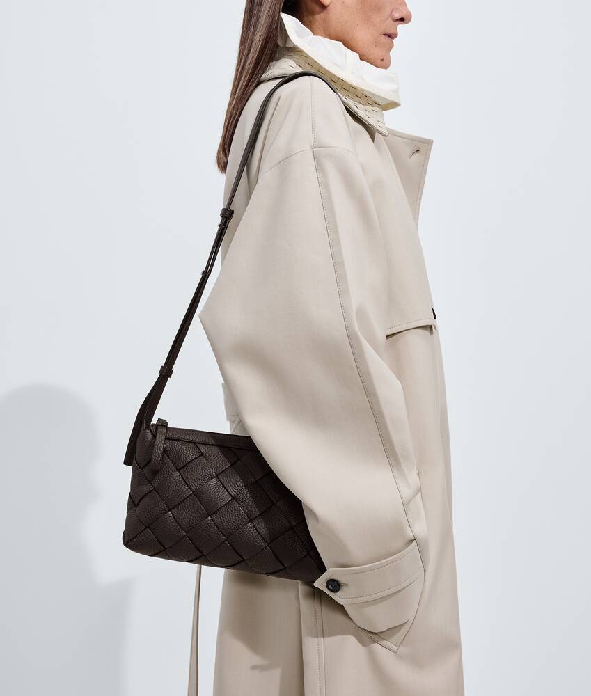 Men's Diago Zipped Messenger in Fondant Bottega Veneta Denmark EN - Image 5