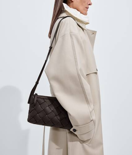 Men's Diago Zipped Messenger in Fondant Bottega Veneta Denmark EN - Image 5