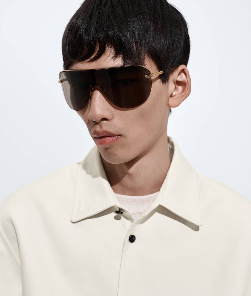 Long Ribbon Shield Sunglasses in Gold/brown Bottega Veneta Netherlands EN - Image 2