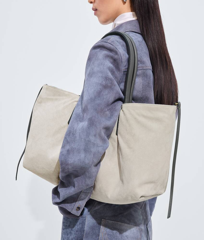 Women's Large Pinacoteca in Obsidian gray/silica gray Bottega Veneta Italy EN - Image 6