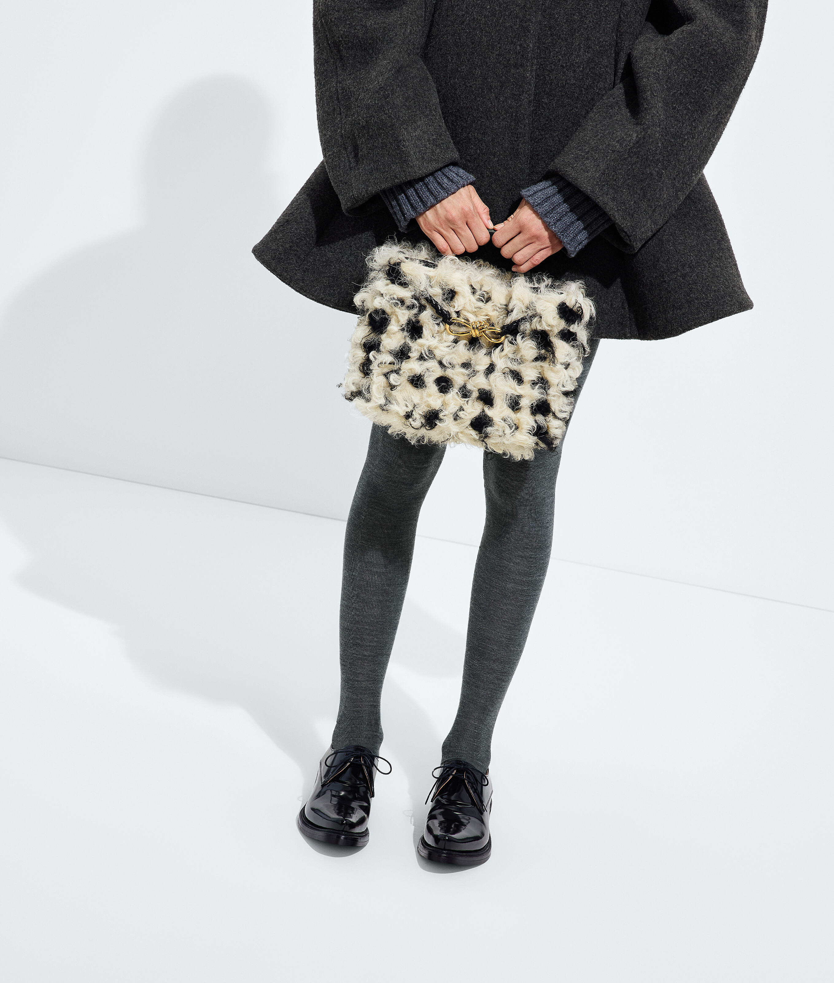 Women's Small Andiamo in Black/papermoon Bottega Veneta Lithuania EN - Image 2