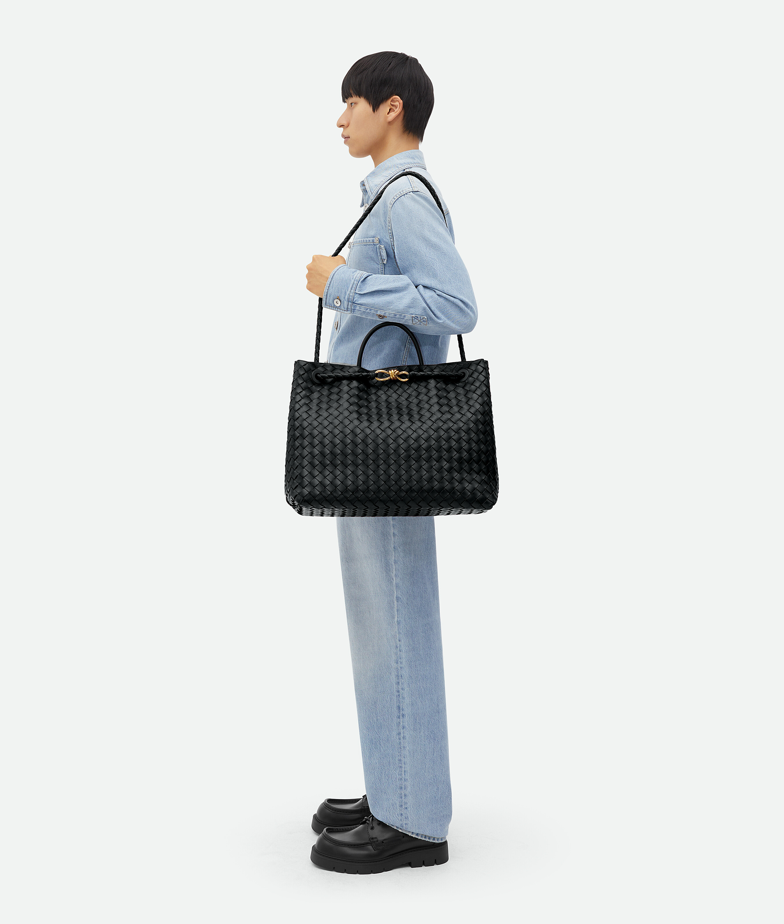 Women's Large Andiamo in Black Bottega Veneta Luxembourg EN - Image 8