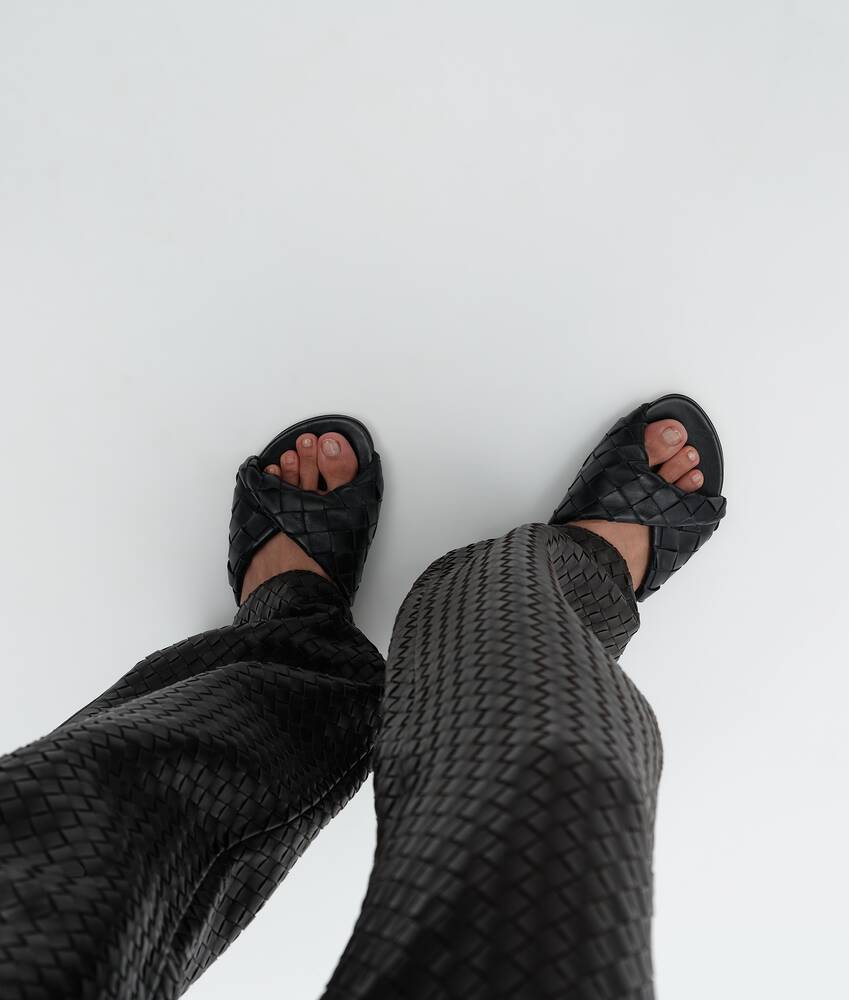 Women's Blink Flat Mule in Black Bottega Veneta Qatar EN - Image 2