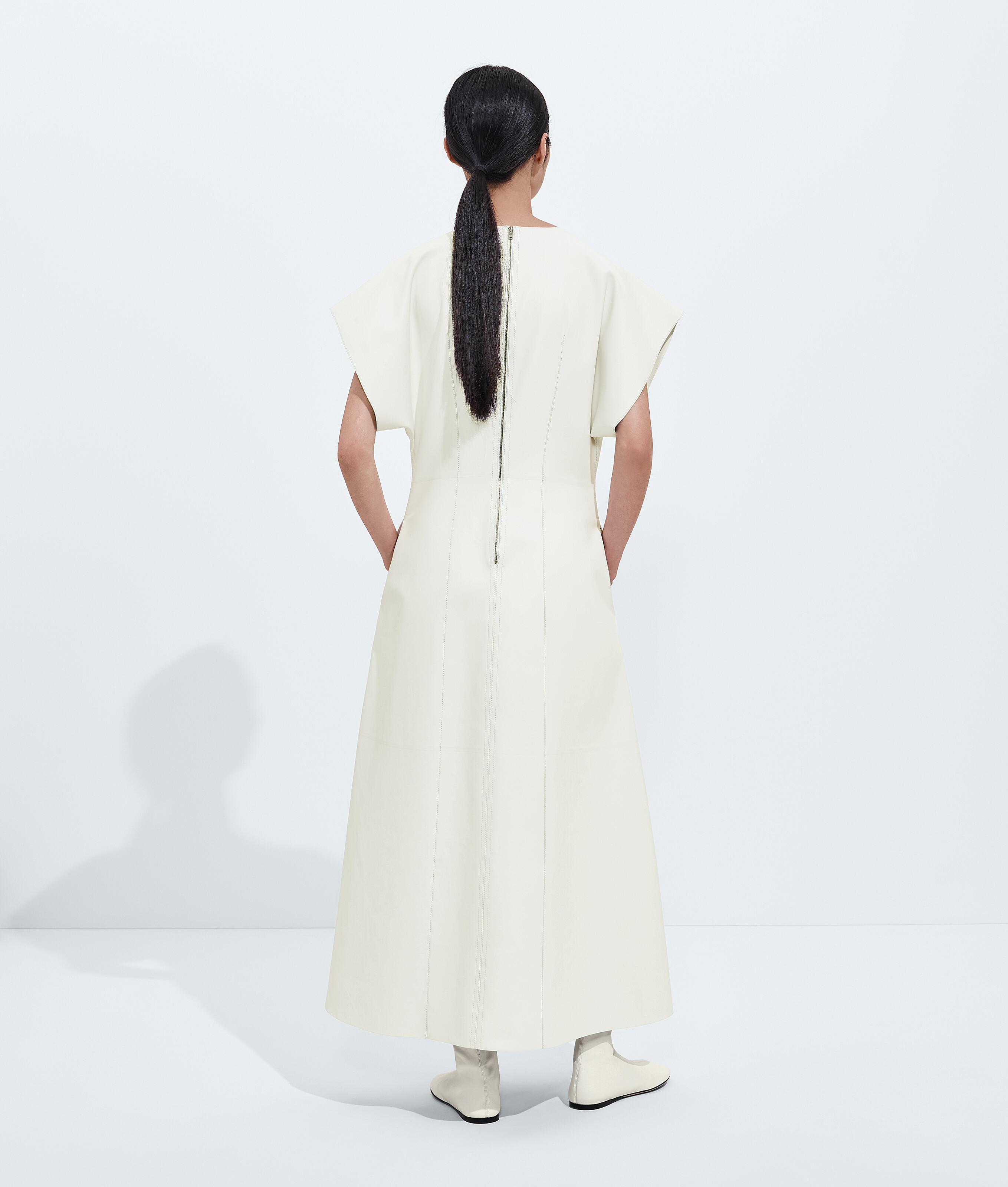 Women's Bonded Leather Dress in Chalk/double black Bottega Veneta Luxembourg EN - Image 3
