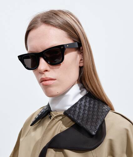 Gafas de sol Dizzy cuadradas en Black/grey Bottega Veneta M&eacute;xico ES - Image 2