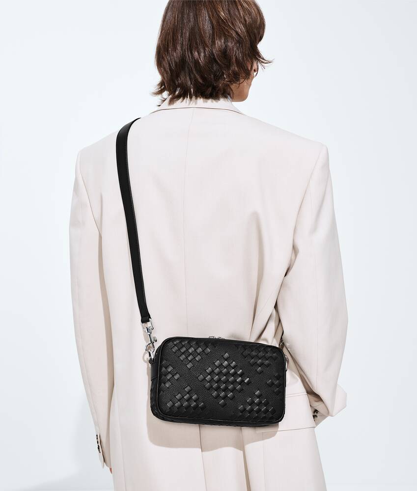 Intrecciato Camera Bag peque&ntilde;o para Hombre en Black Bottega Veneta M&eacute;xico ES - Image 2
