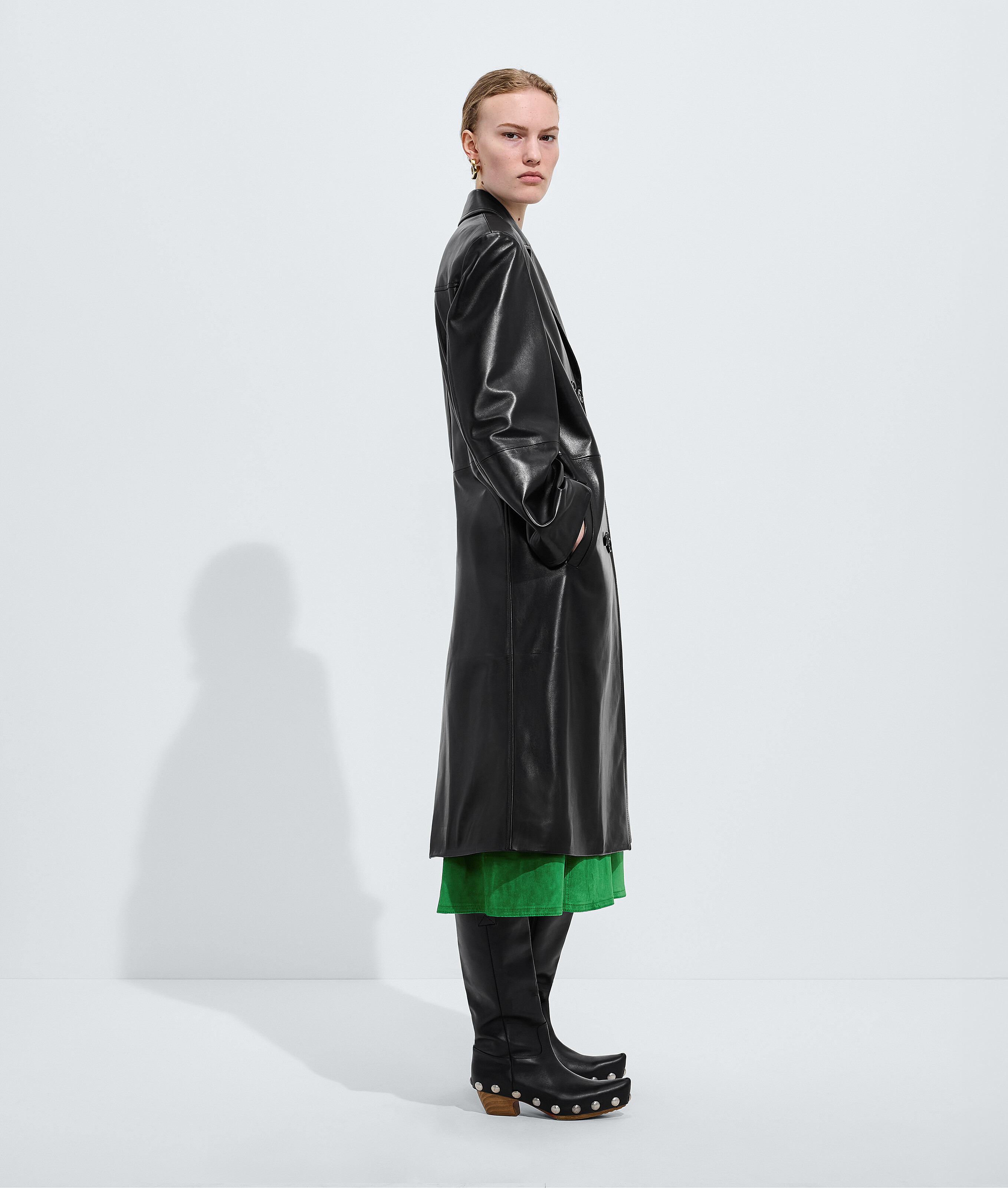 Women's Shiny Leather Coat in Double black Bottega Veneta Luxembourg EN - Image 2