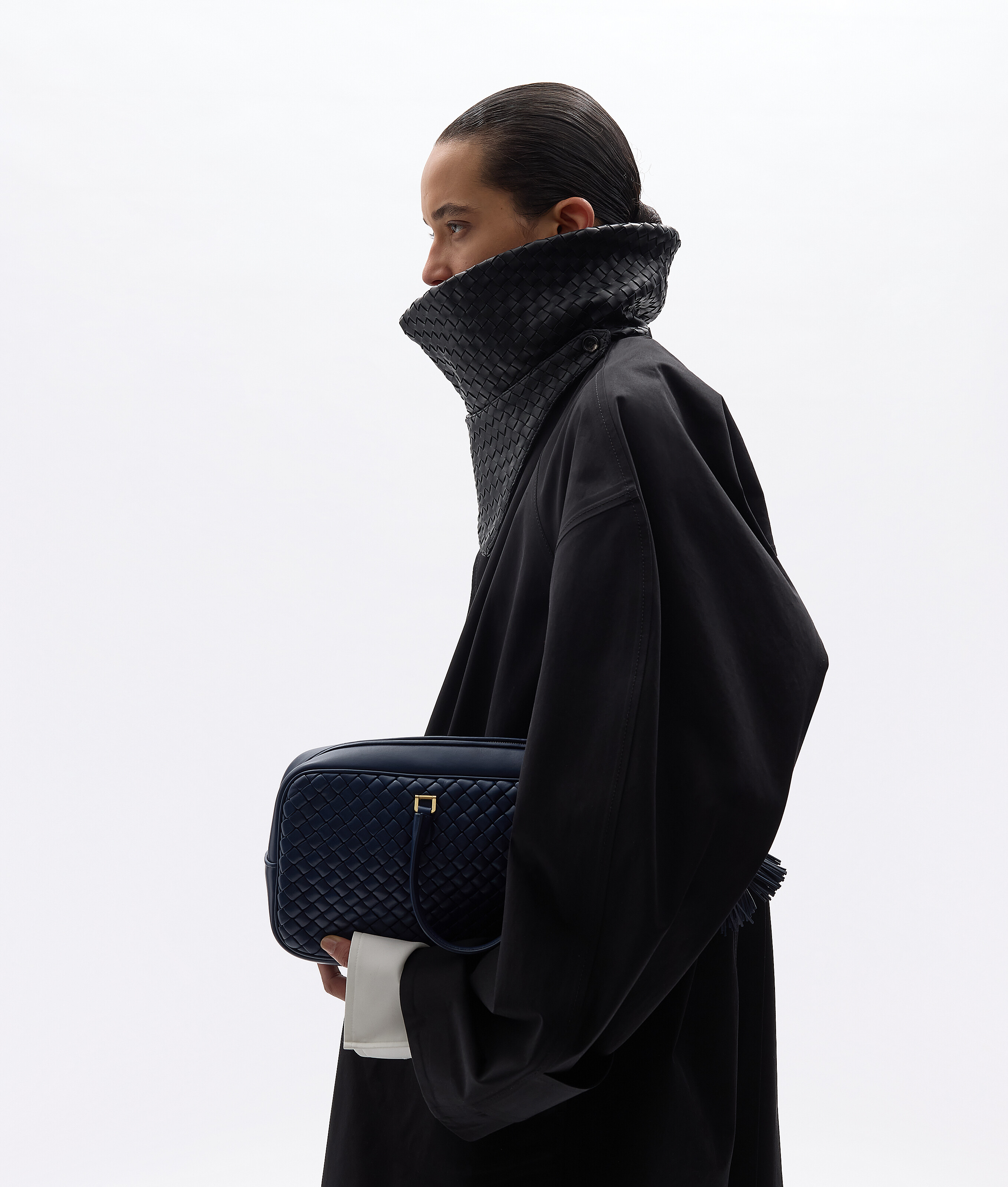 Women's Small Elio in Petroleum Bottega Veneta Luxembourg EN - Image 2