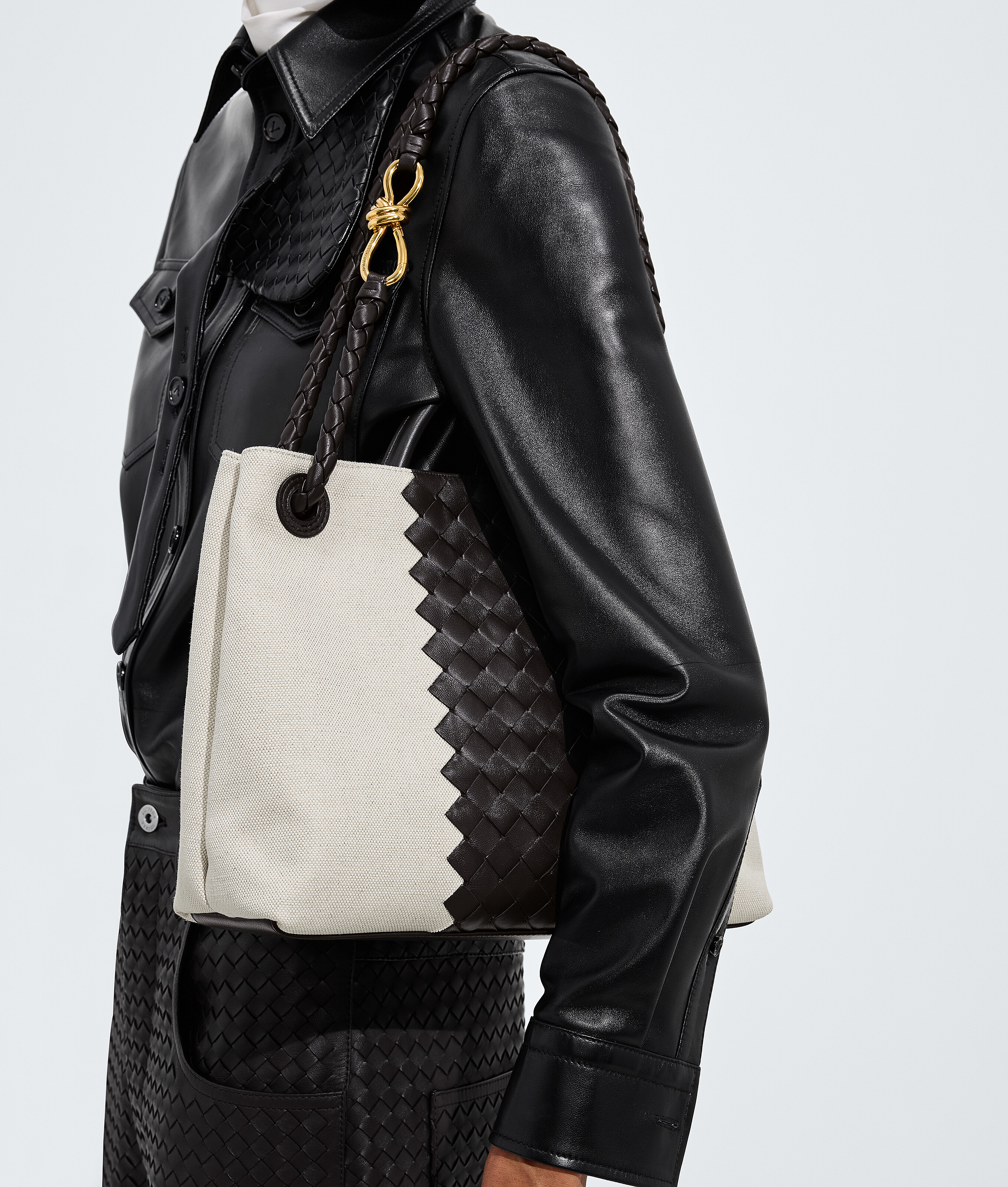 Women's Andiamo in Natural/espresso Bottega Veneta Macao SAR China EN - Image 6