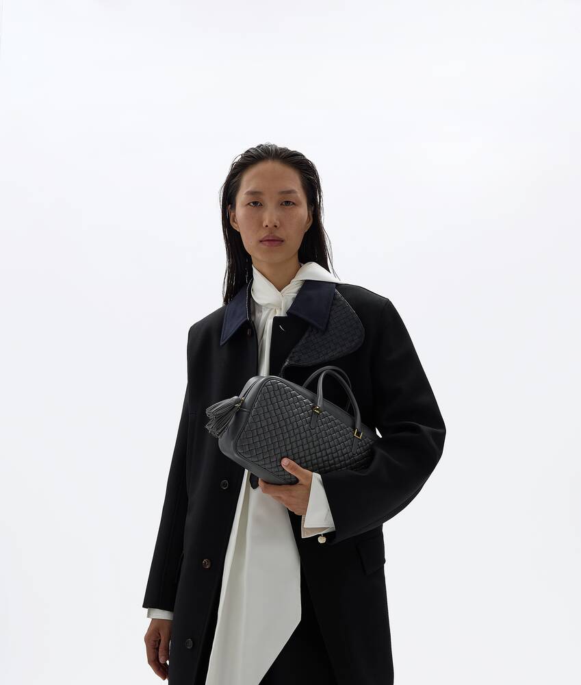 Elio peque&ntilde;o para Mujer en Obsidian grey Bottega Veneta M&eacute;xico ES - Image 2