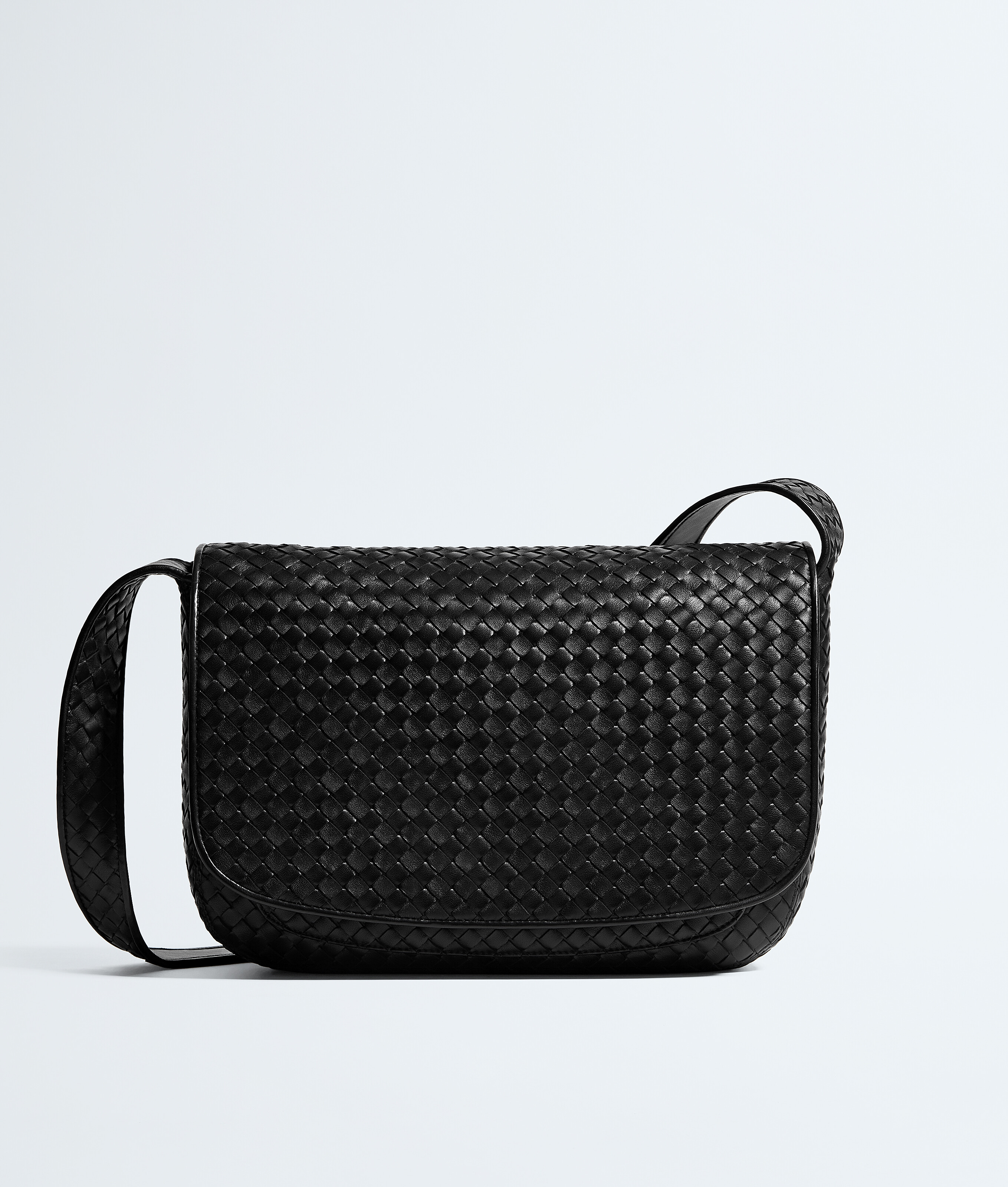 Men's Veneto Large Messenger in Black | Bottega Veneta US
