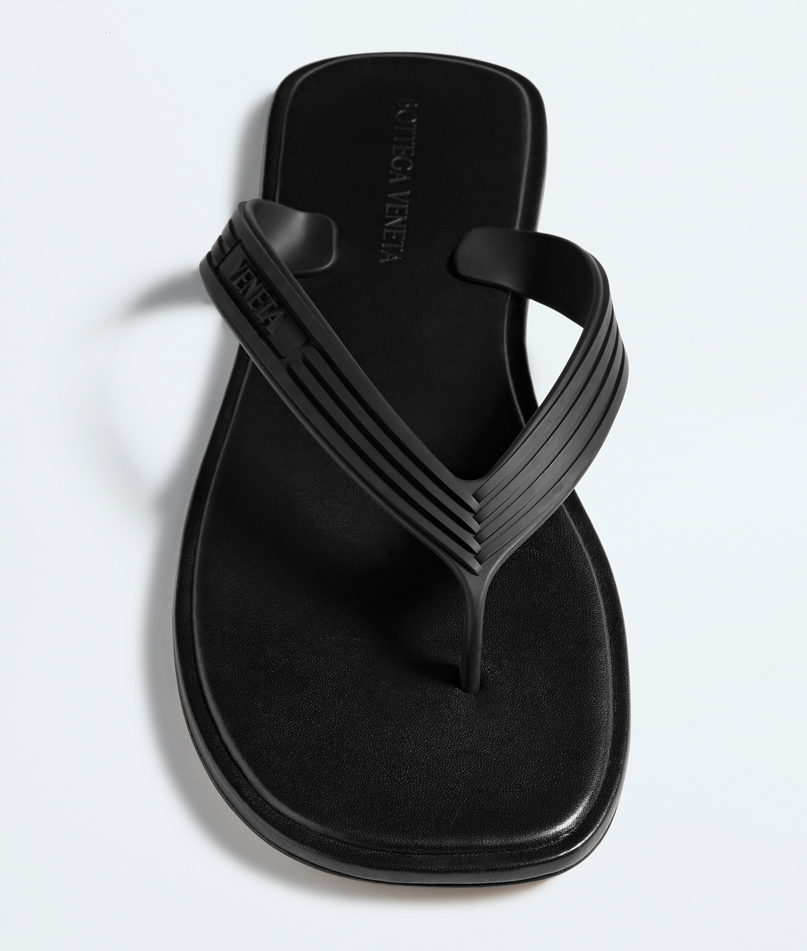 Men's Sampieri Thong  in Black Bottega Veneta Luxembourg EN - Image 4