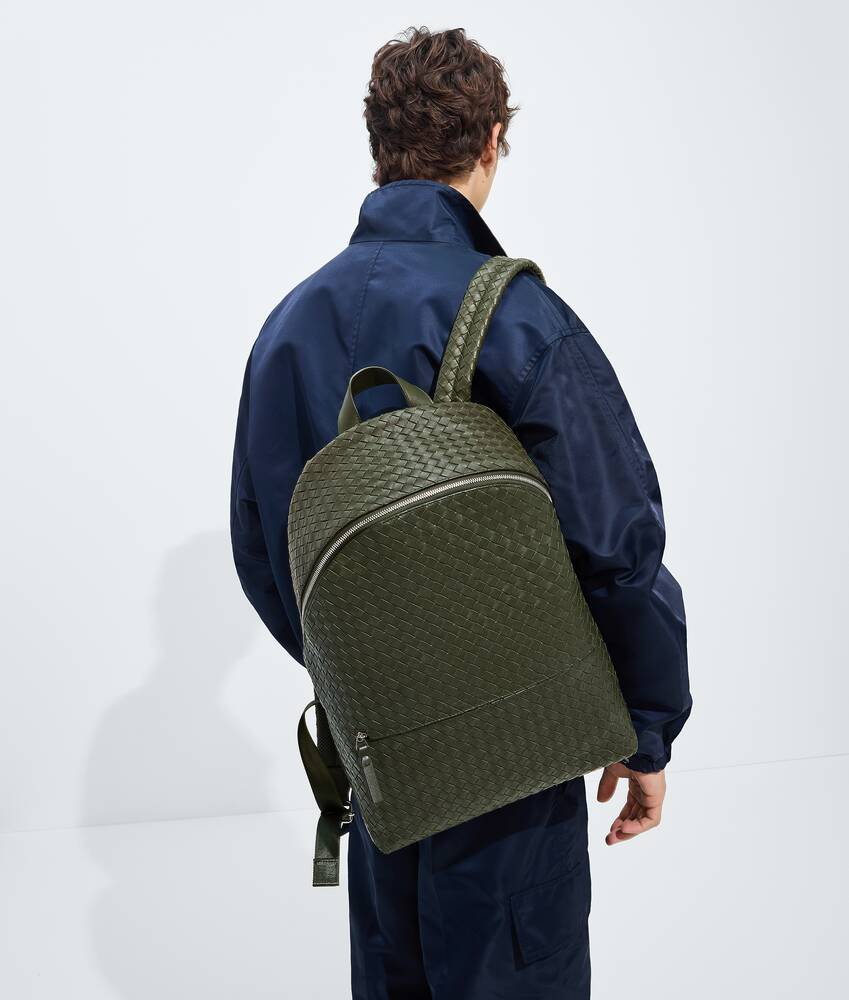 Men's Intrecciato 1975 Backpack in Bark green Bottega Veneta Zimbabwe EN - Image 2