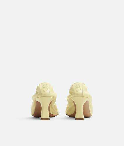 Women's Sofia Pump in Camomile Bottega Veneta Norway EN - Image 4