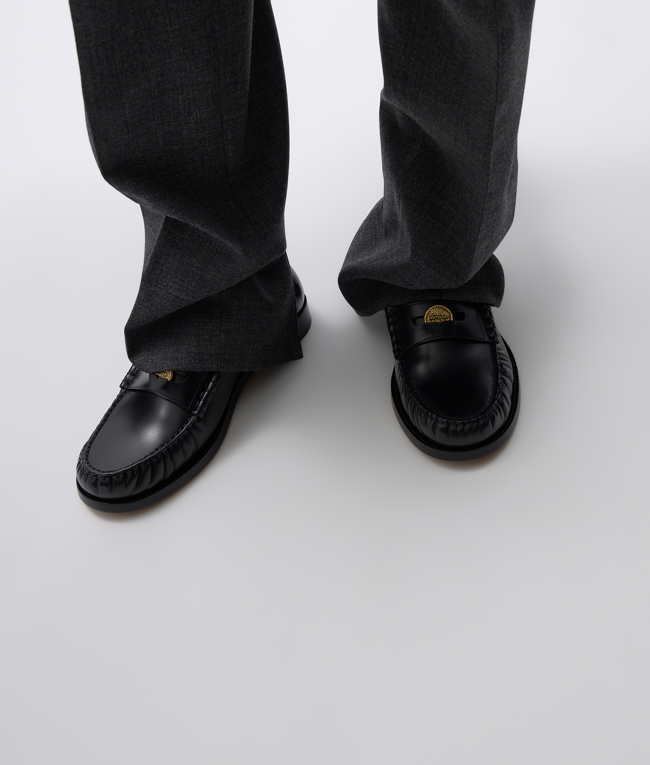 Men's Ugo Loafer in Black Bottega Veneta Luxembourg EN - Image 2