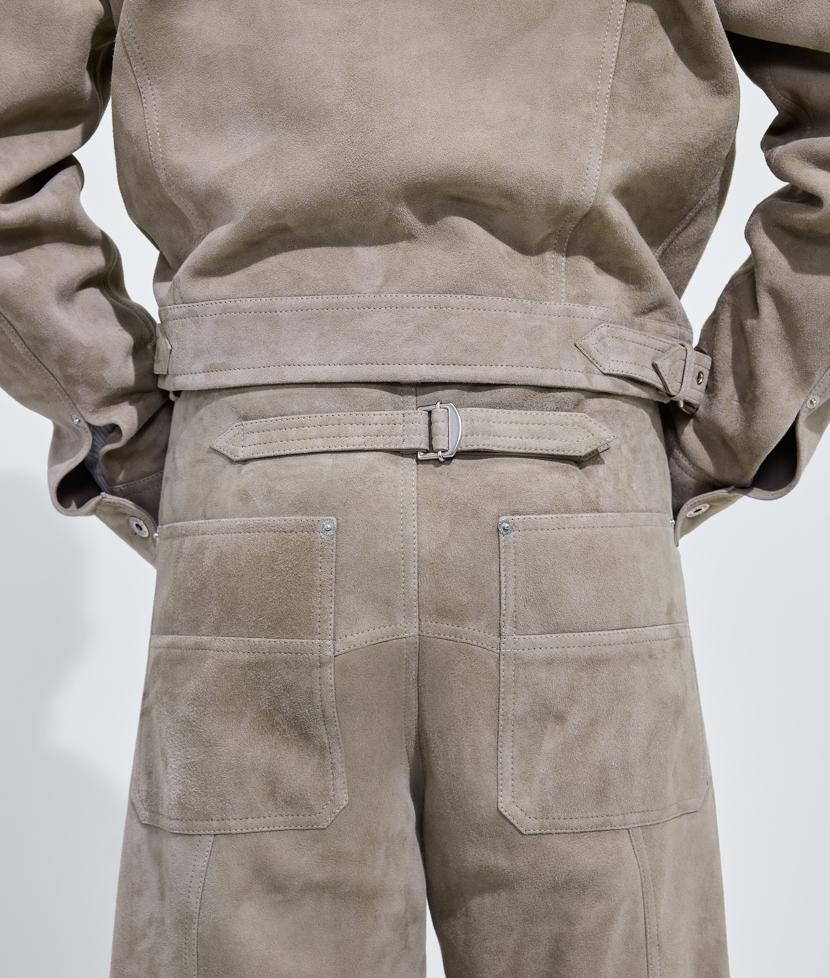 Men's Suede Leather Pants in Gray seal Bottega Veneta Luxembourg EN - Image 4