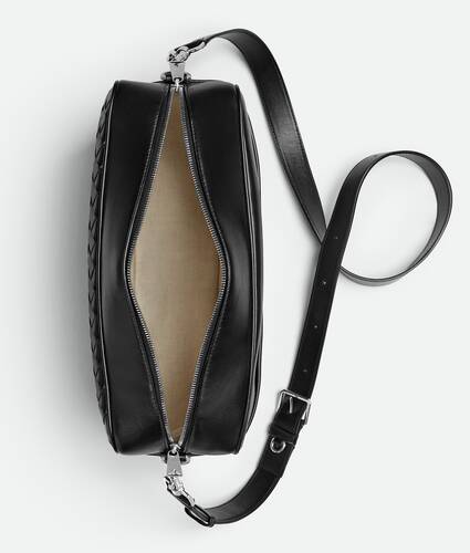 Men's Large Intrecciato Camera Bag With Pocket in Black Bottega Veneta Qatar EN - Image 3