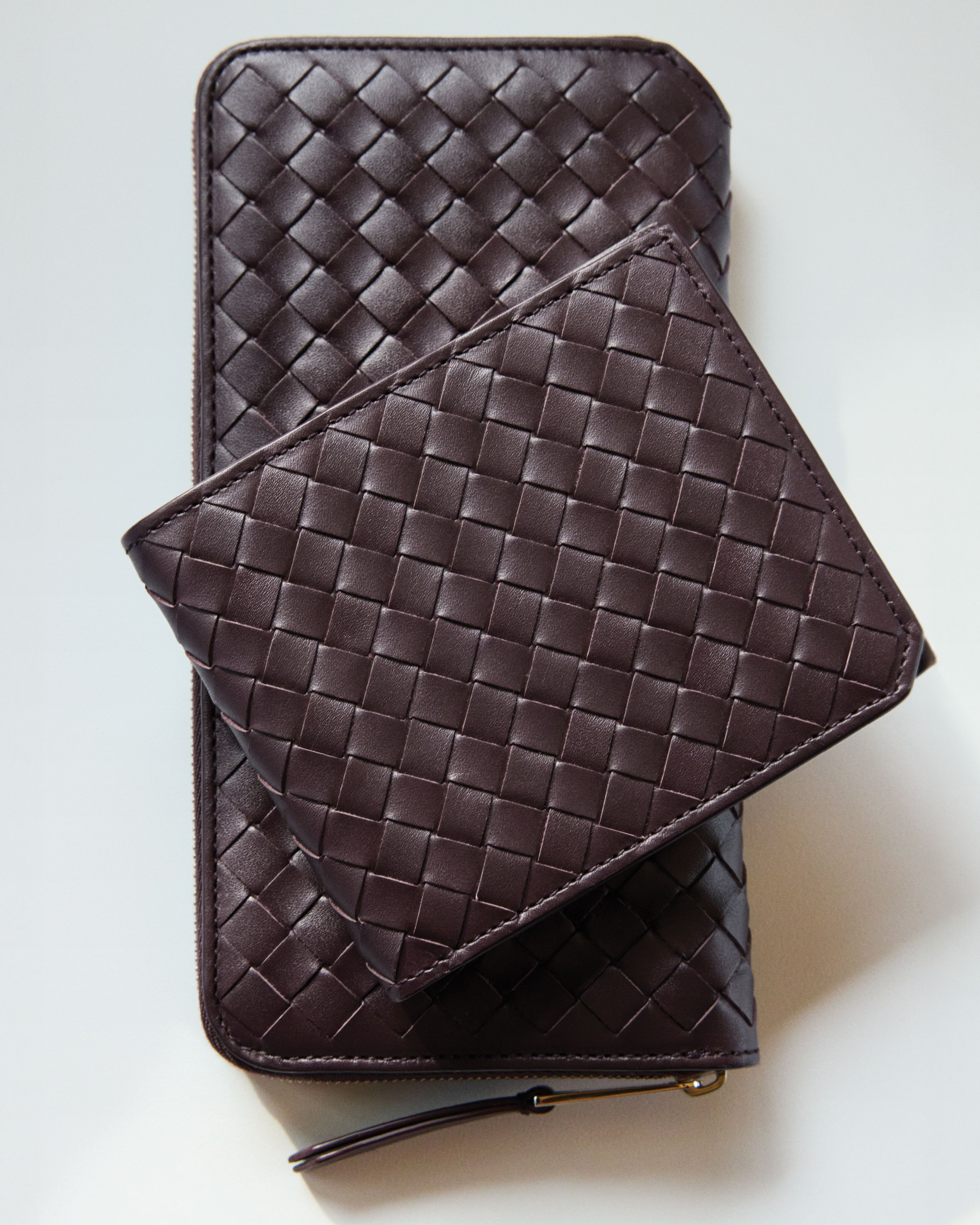 【専用】BOTTEGA VENETA⭐︎イントレチャート ポーチ ブラックイントレチャート トラベルポーチ| Bottega Veneta® 日本