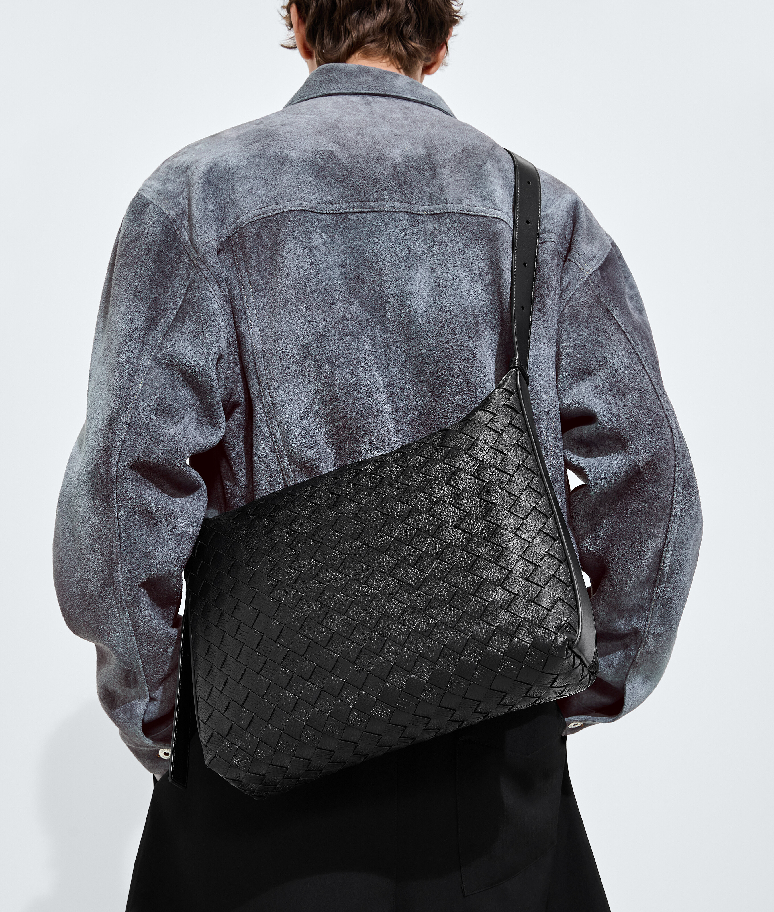 Men's Small Traveler in Black Bottega Veneta Luxembourg EN - Image 2