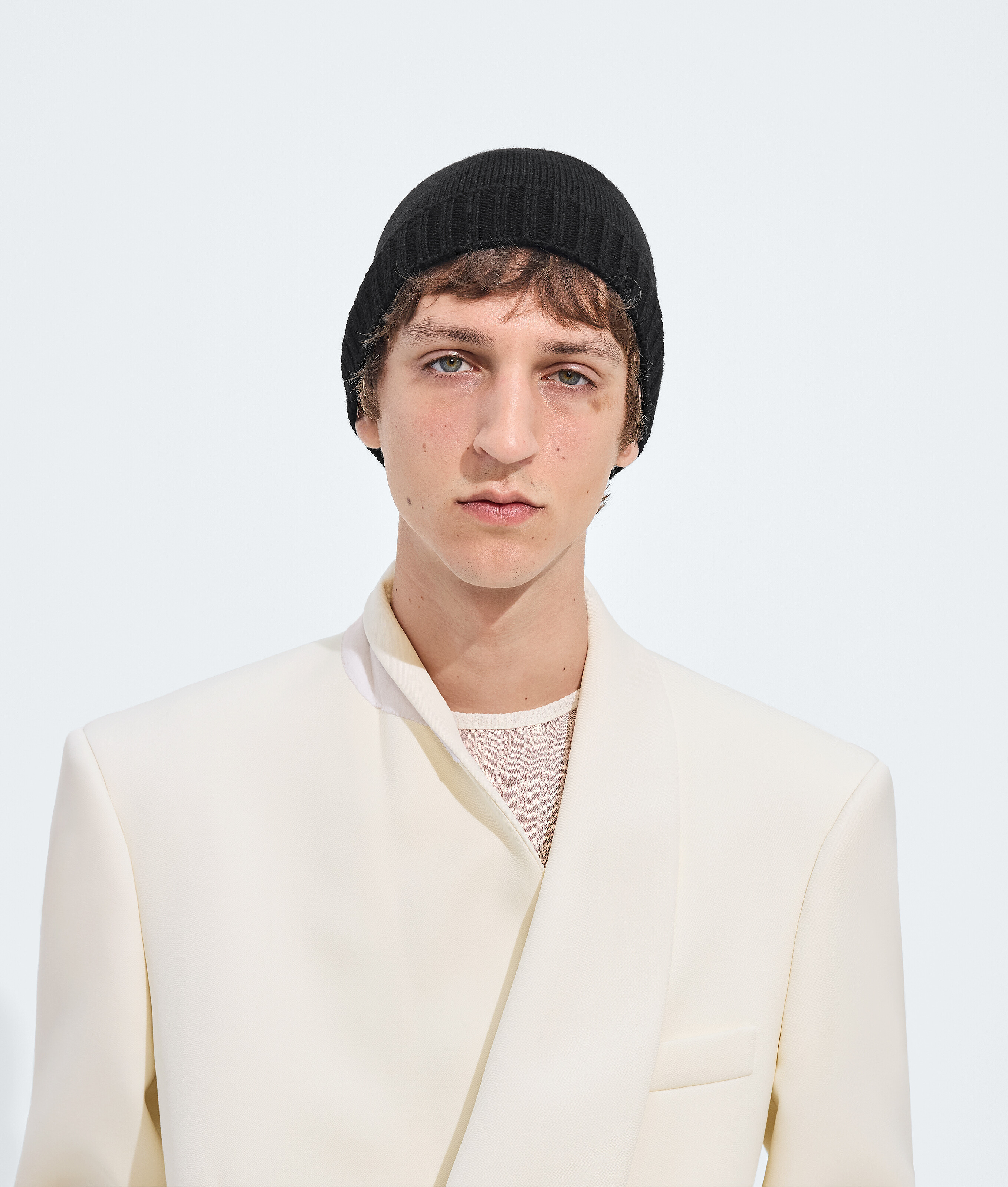 Men's Wool Knit Beanie in Black Bottega Veneta Luxembourg EN - Image 2
