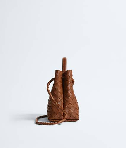 Women's Small Andiamo in Tannin Bottega Veneta Singapore EN - Image 4