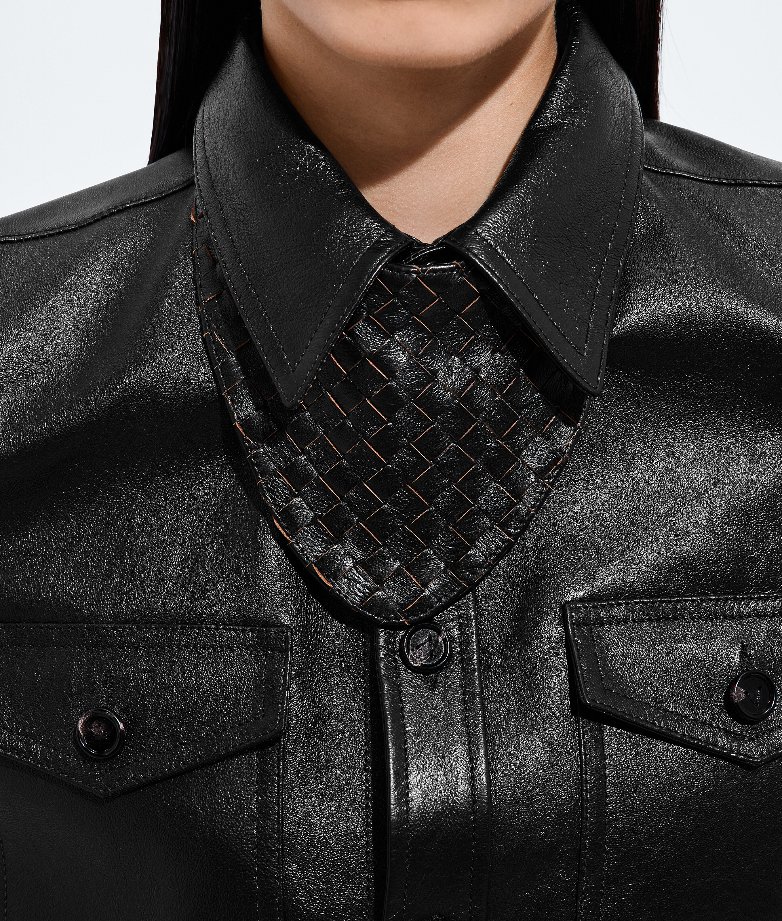 Women's Weathered Leather Shirt in Black/brown Bottega Veneta Luxembourg EN - Image 4
