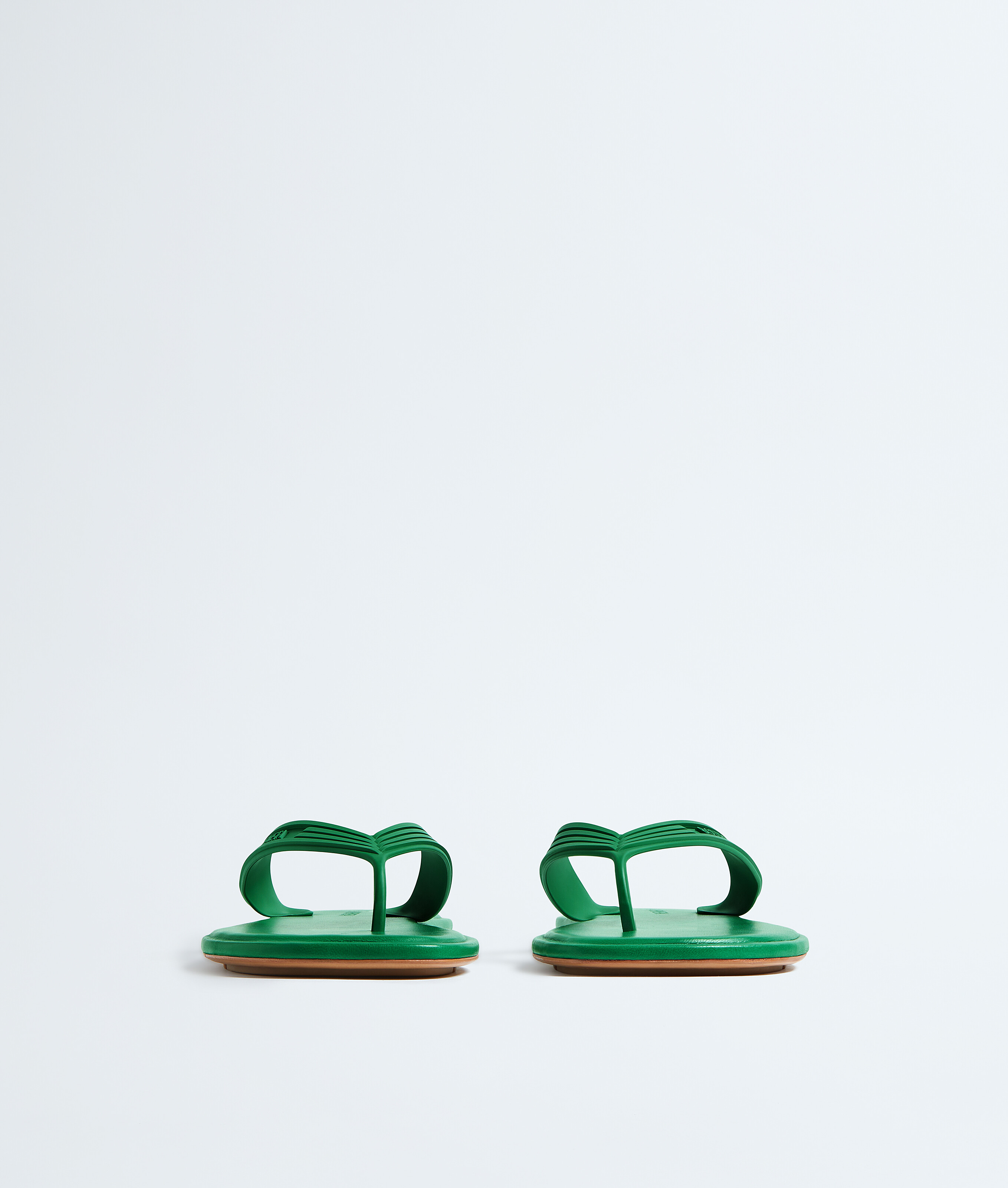 Women's Sampieri Flat Thong in Grass green Bottega Veneta Luxembourg EN - Image 3