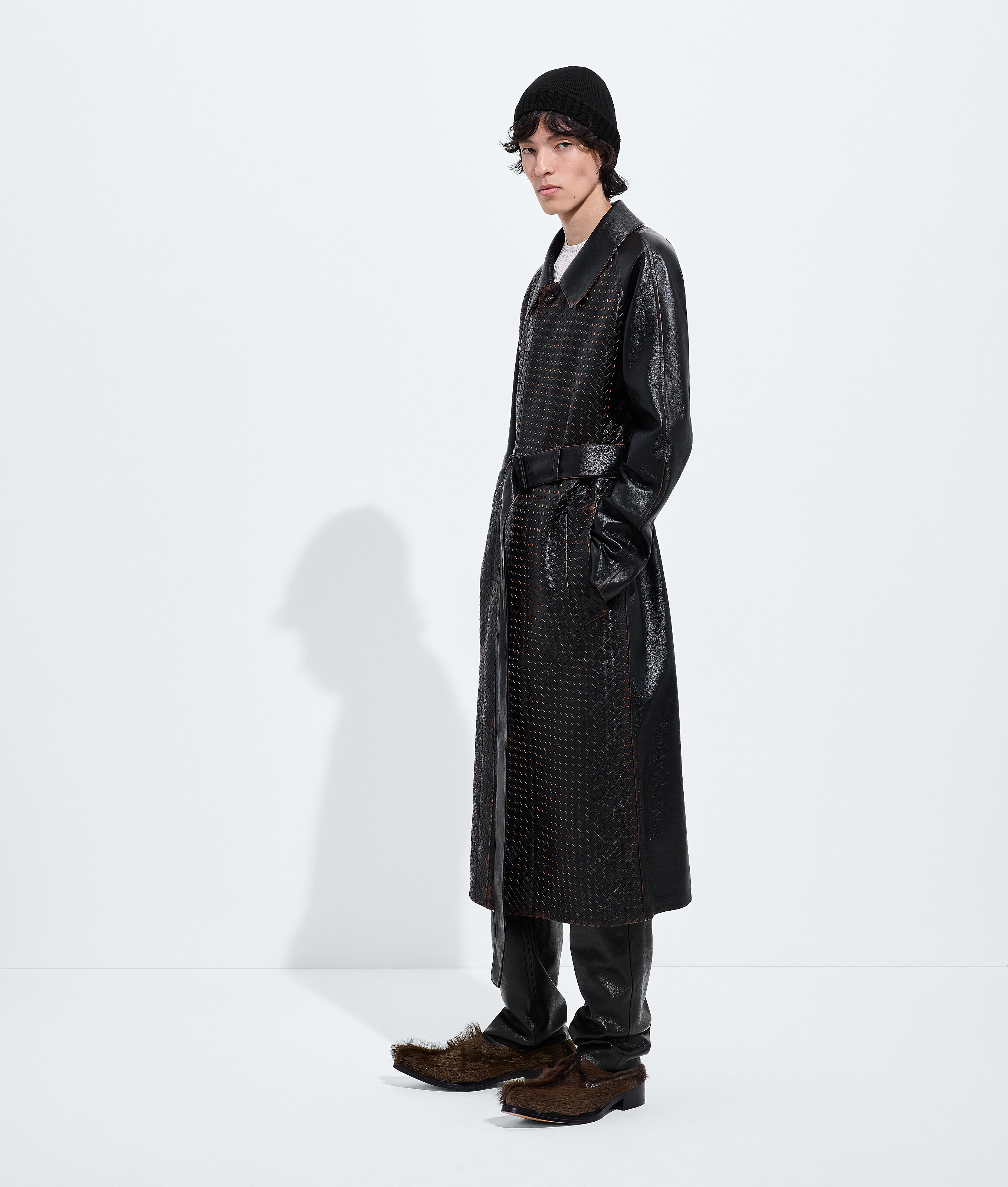 Men's Weathered Leather Coat in Black/brown Bottega Veneta Luxembourg EN - Image 2
