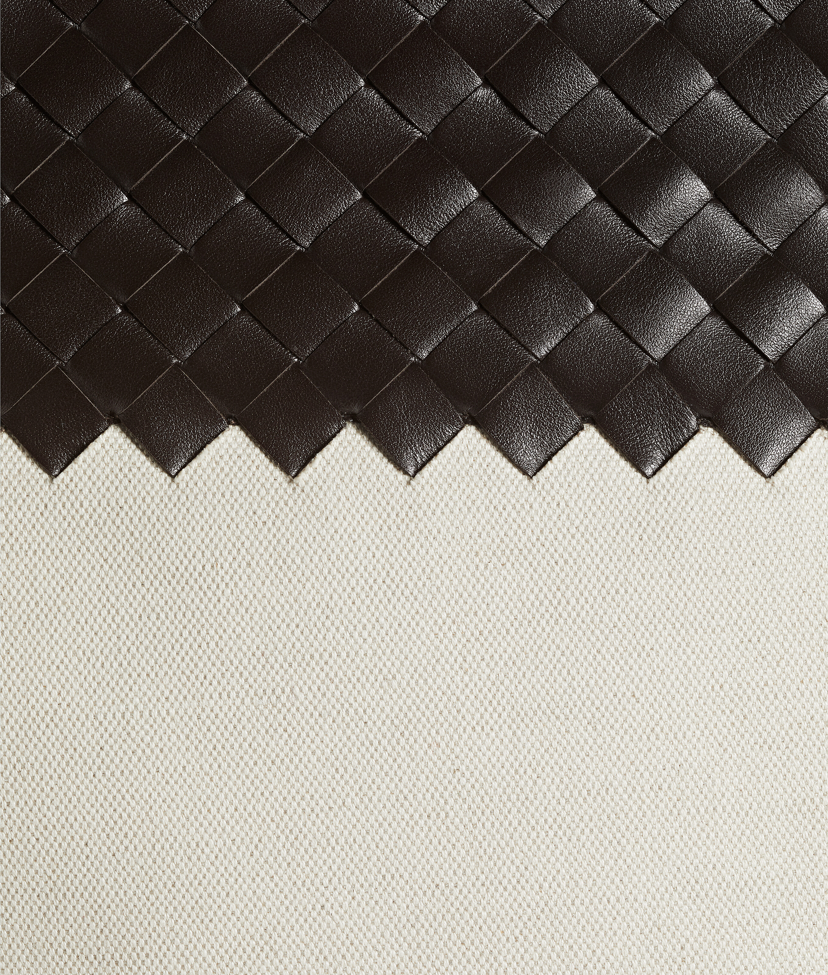 Men's Small Intrecciato Zipped Tote in Natural/fondant Bottega Veneta Slovakia EN - Image 6