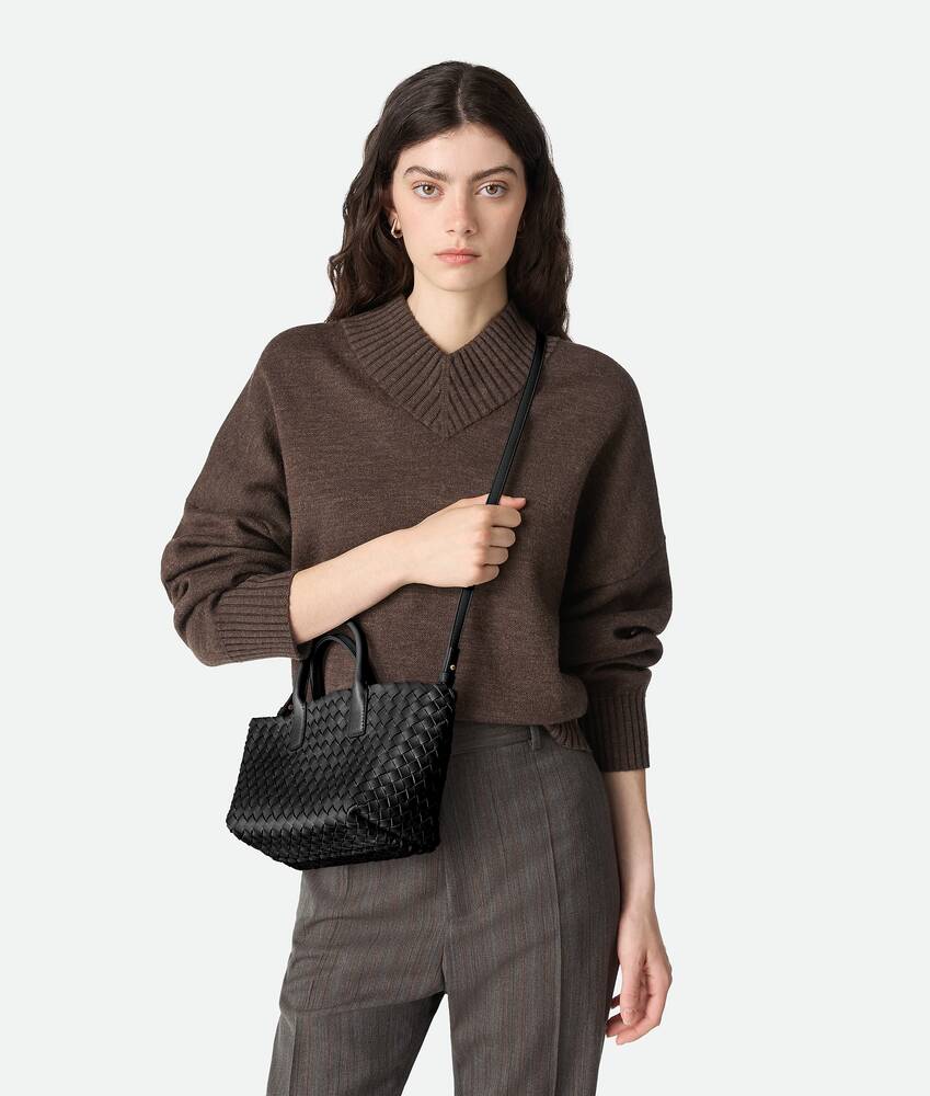 ハンドバッグ BOTTEGA VENETA BLACK LEATHER MINI CABAT HANDBAG Bottega Veneta® Mini Cabat in Black. Shop online now.