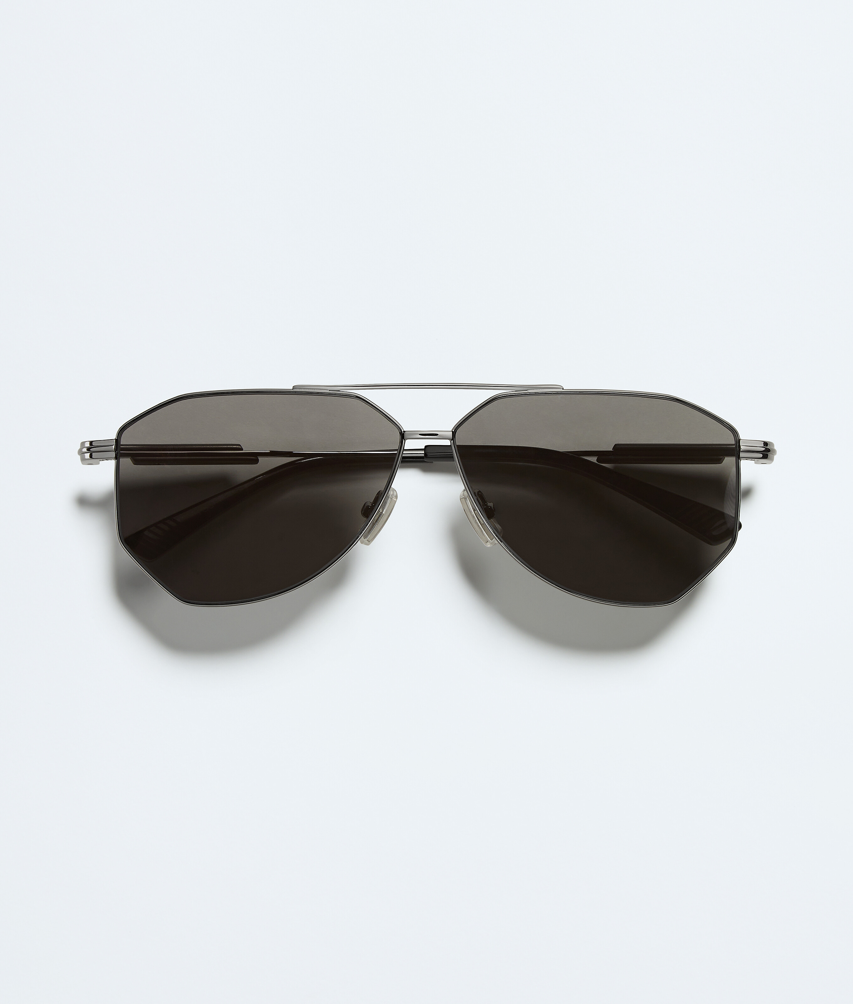 Classic Aviator Sunglasses in Ruthenium/gray Bottega Veneta Luxembourg EN - Image 1