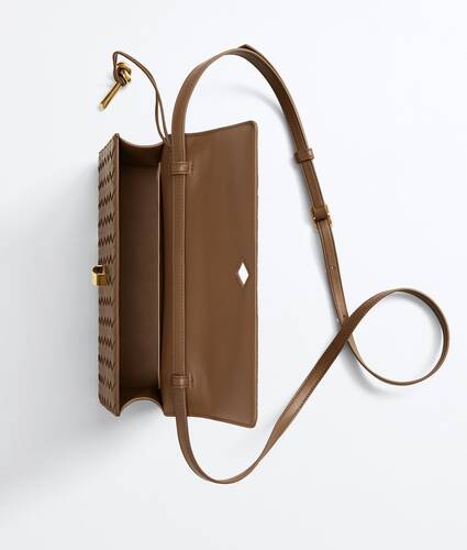 Women's Andiamo Clutch 25 in Dark caramel 20 Bottega Veneta Singapore EN - Image 4