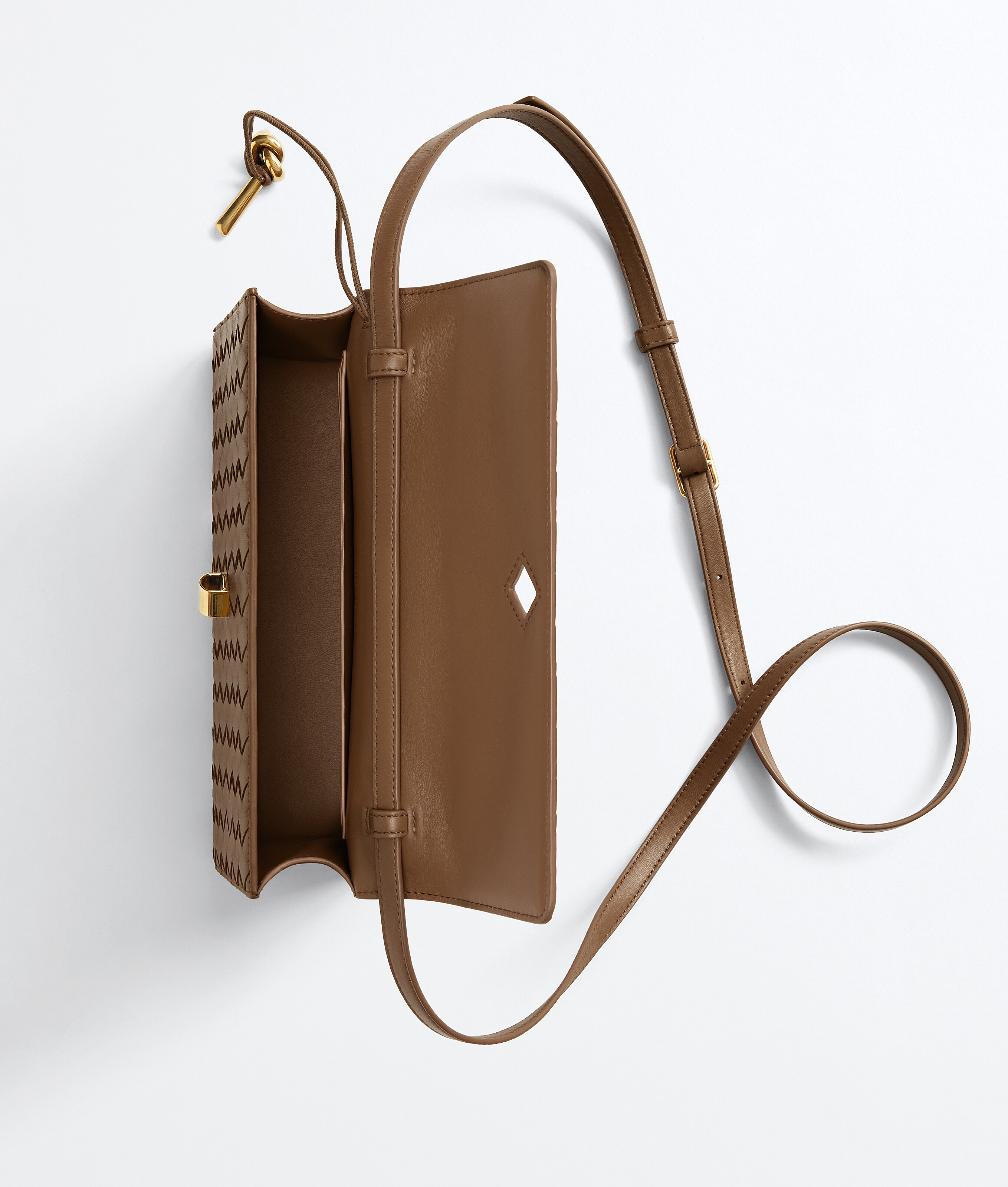 Women's Andiamo Clutch 25 in Dark caramel 20 Bottega Veneta Finland EN - Image 4