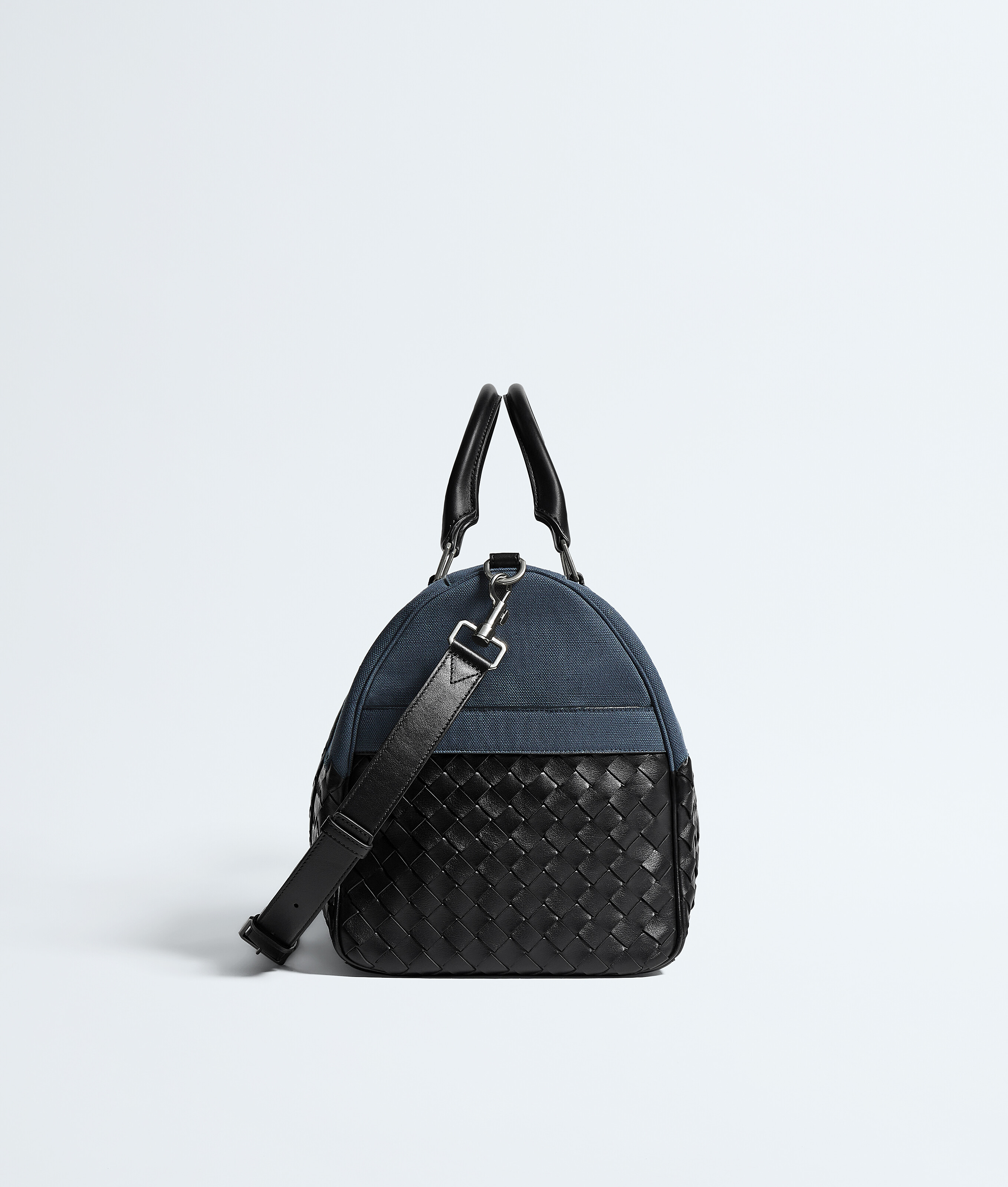 Men's Intrecciato Duffle in Midnight/black Bottega Veneta France EN - Image 4