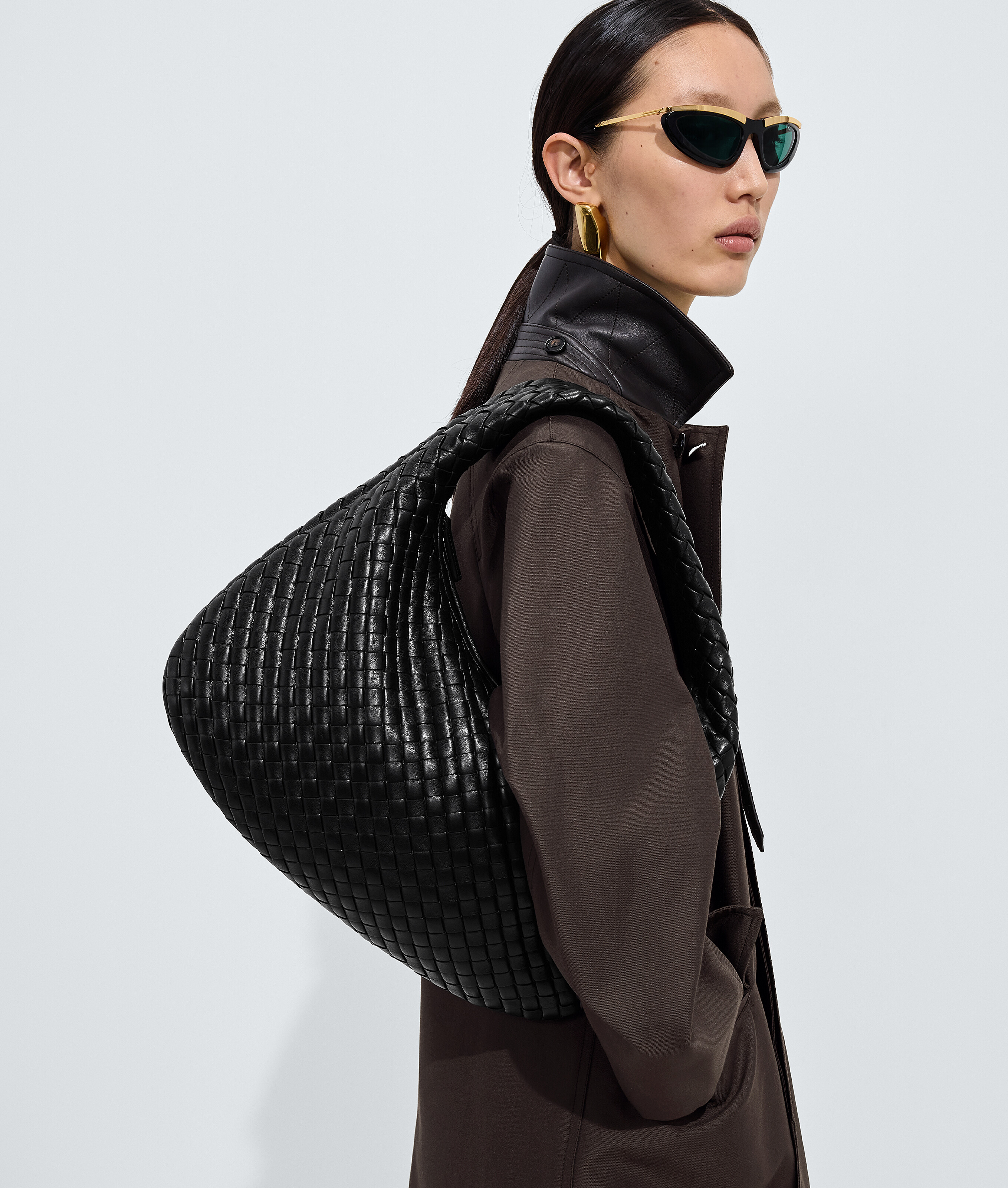 Women's Small Veneta in Black Bottega Veneta Luxembourg EN - Image 2