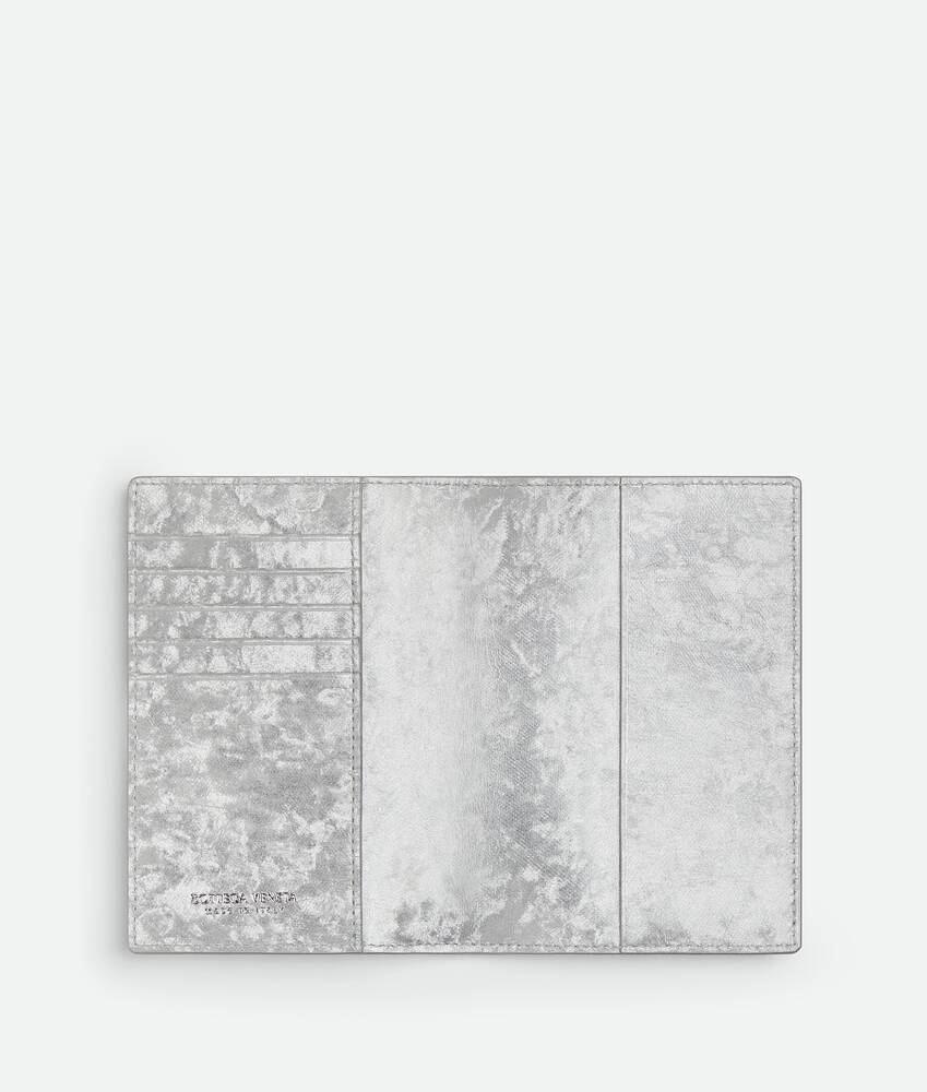 Mostrar una versión grande de la imagen del producto 2 - Funda para pasaporte Intrecciato