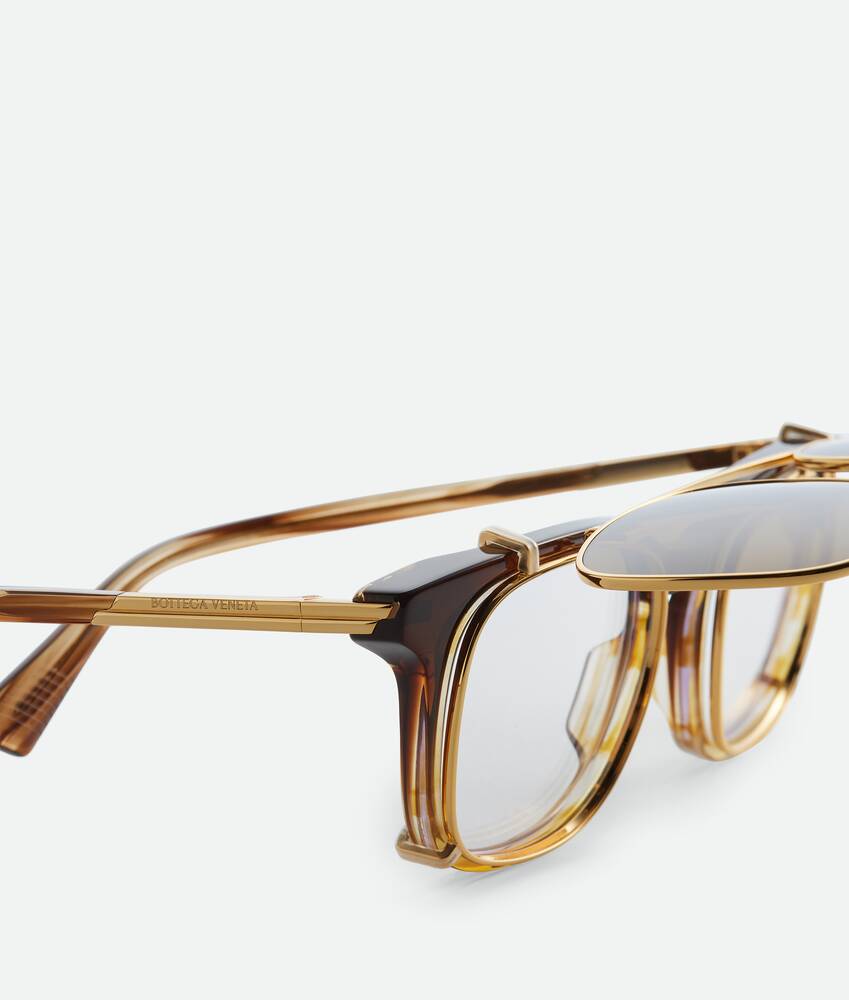 Display a large version of the product image 7 - Classic Square Clip On Sunglasses